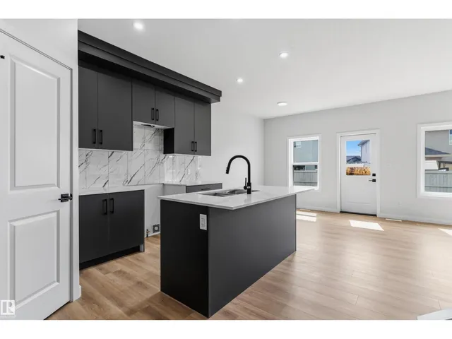 8815 181 AV, Edmonton 3