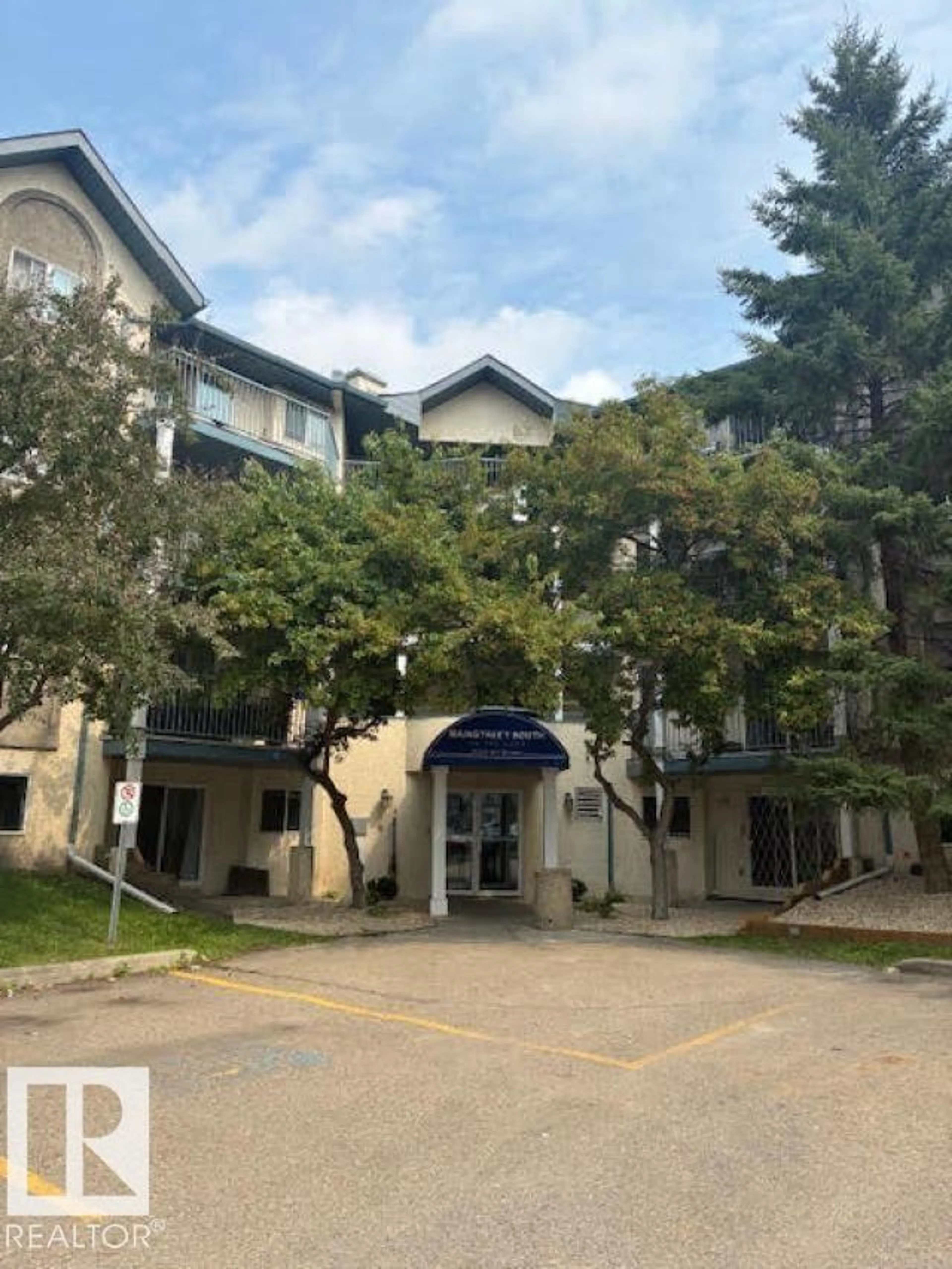 Indoor foyer for #323 - 2520 50 ST, Edmonton Alberta T6L7A8