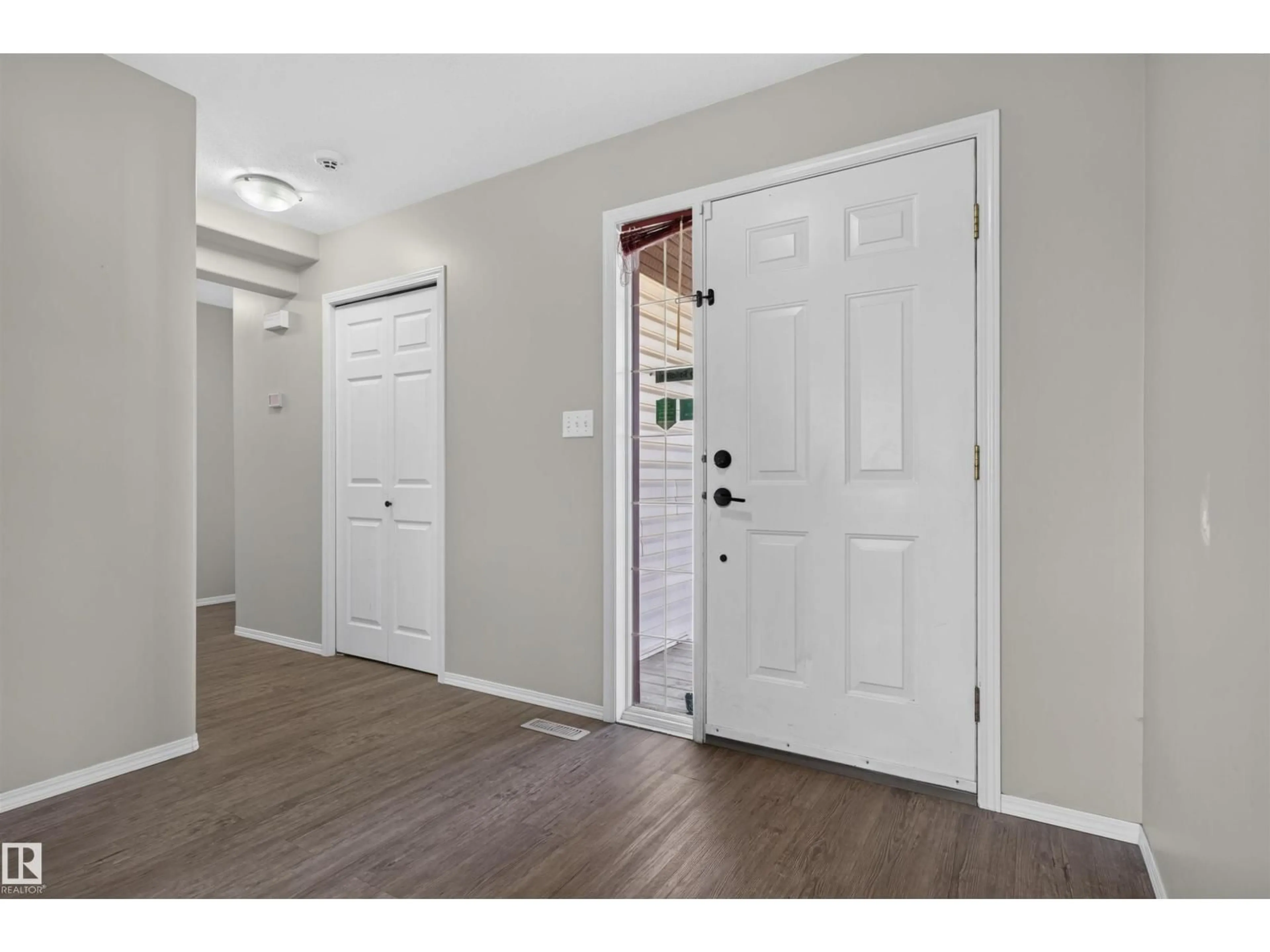 Indoor entryway for 1816 36 AV, Edmonton Alberta T6T1S8