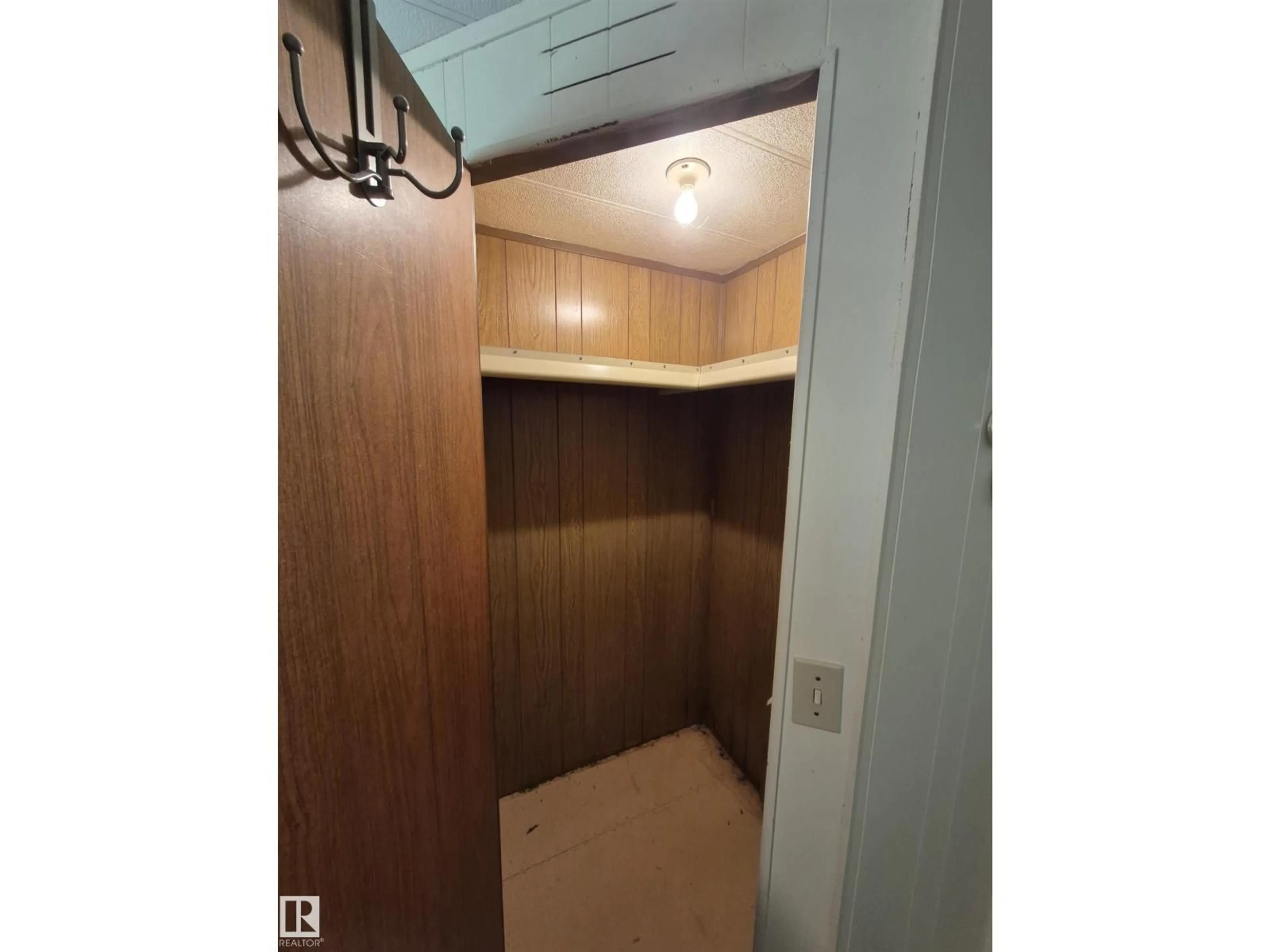 Storage room or clothes room or walk-in closet for 463051 RANGE ROAD 64, Rural Wetaskiwin County Alberta T0C0T0