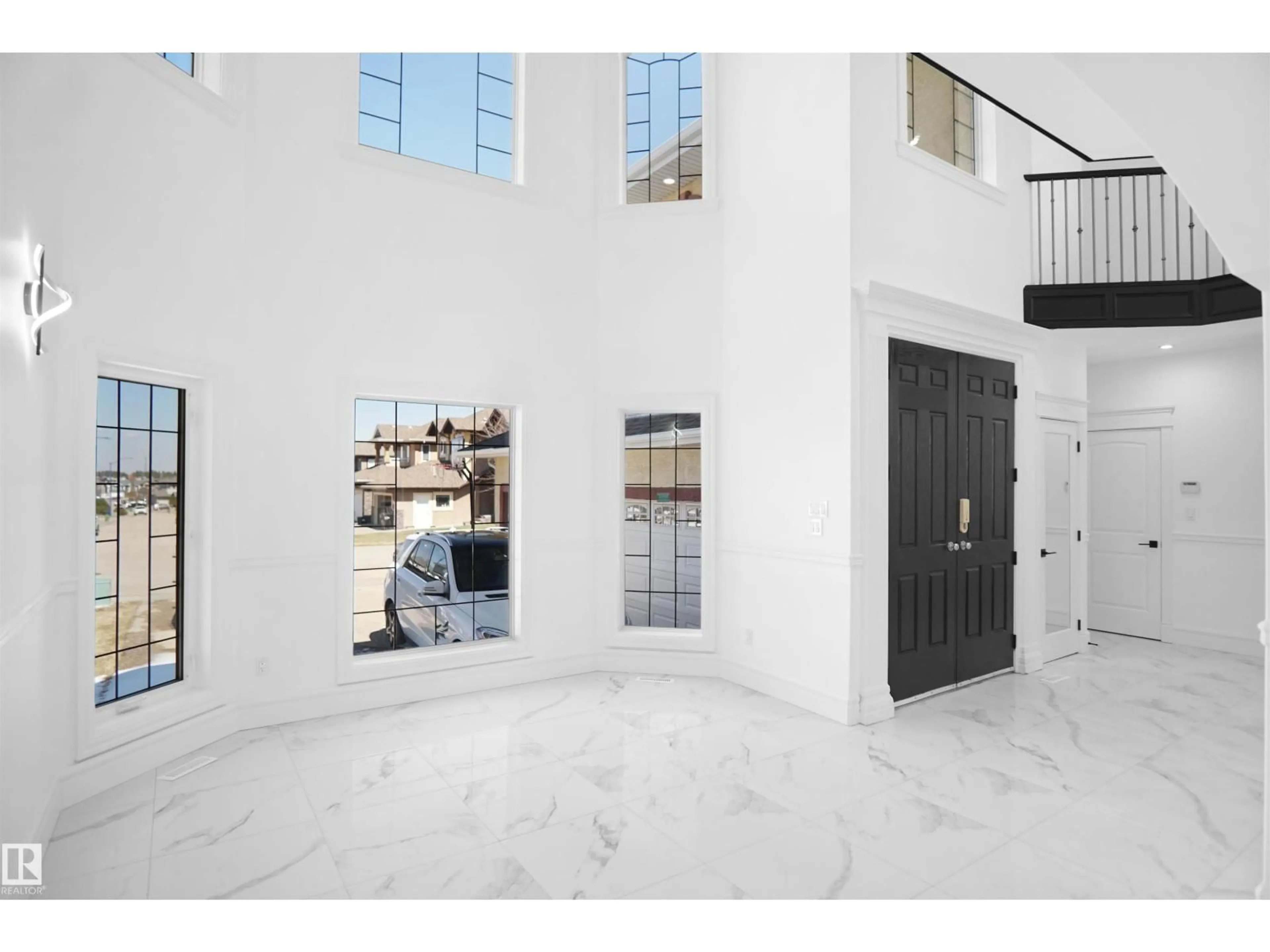 Indoor entryway for SW - 6823 18 AV, Edmonton Alberta T6X0C9