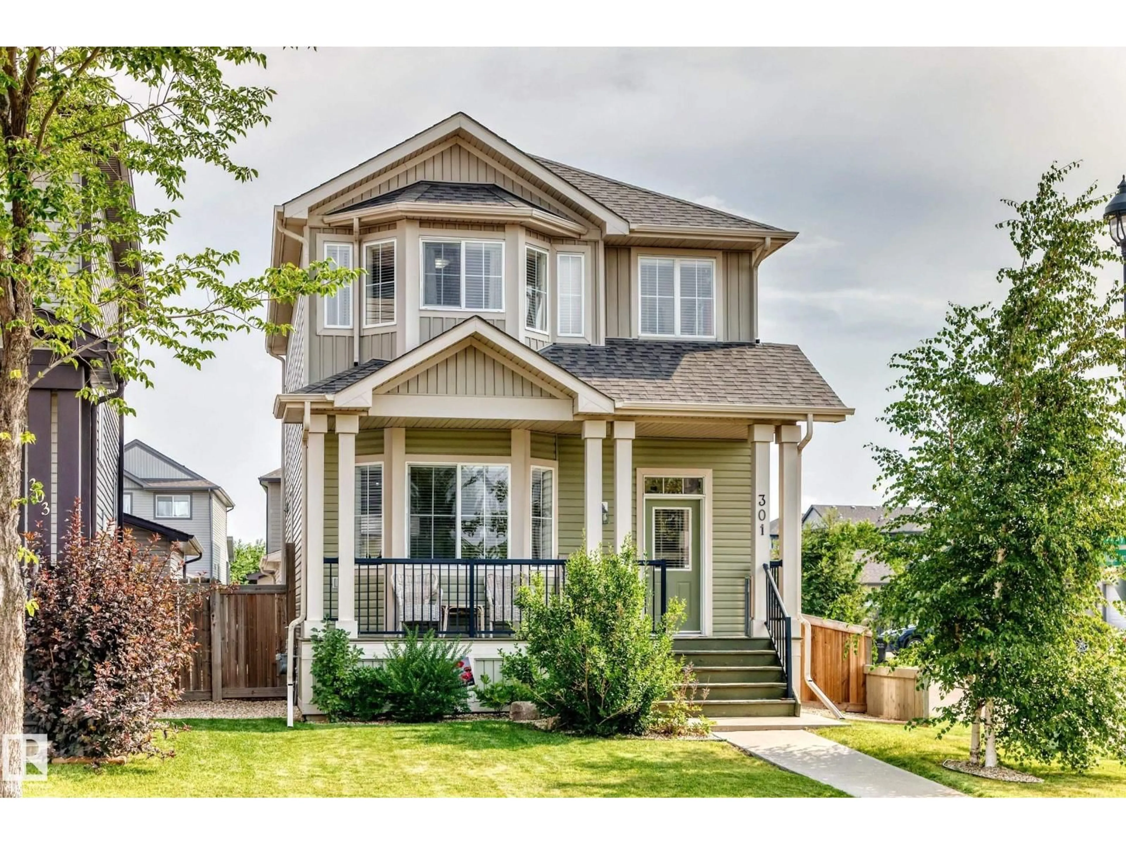 Home with vinyl exterior material, street for 301 SHERIDAN WY, Leduc Alberta T9E0W7