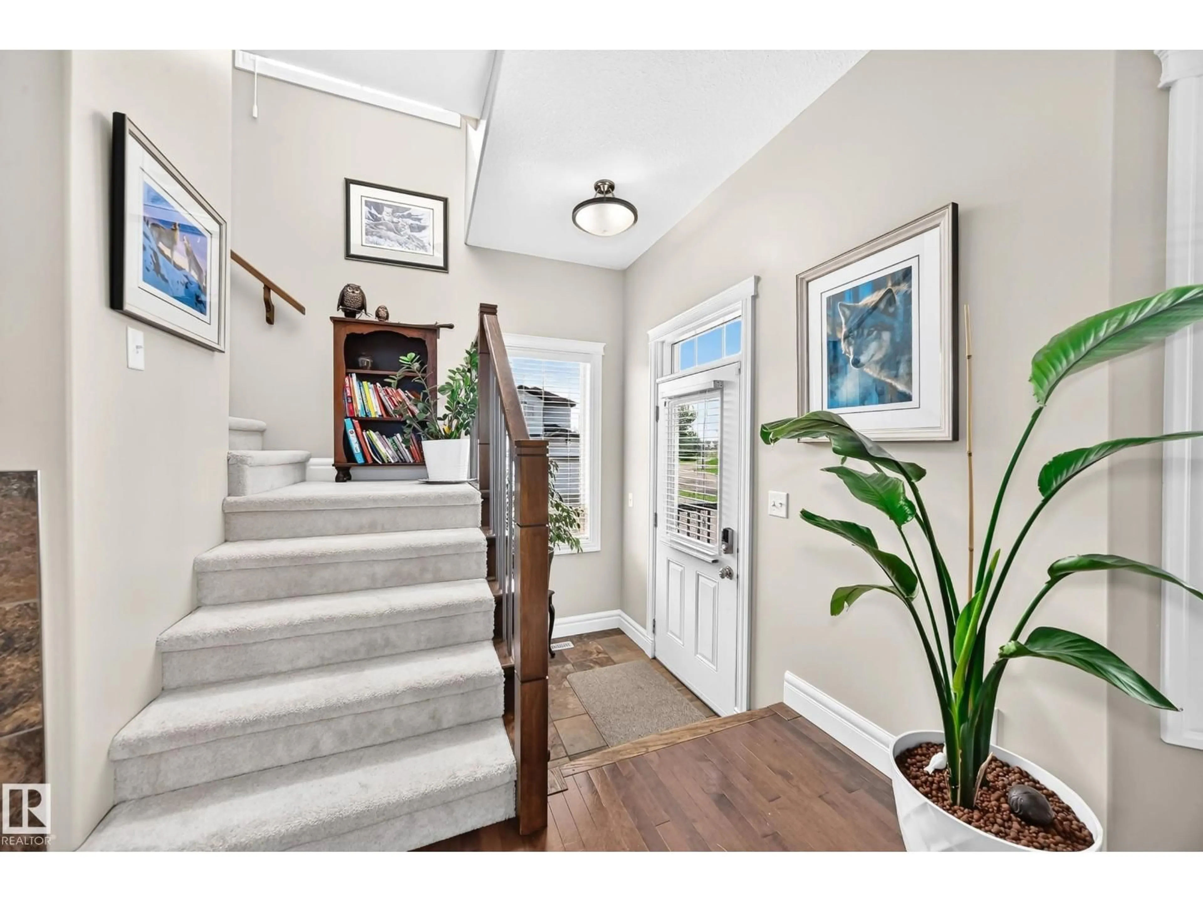 Indoor entryway for 301 SHERIDAN WY, Leduc Alberta T9E0W7