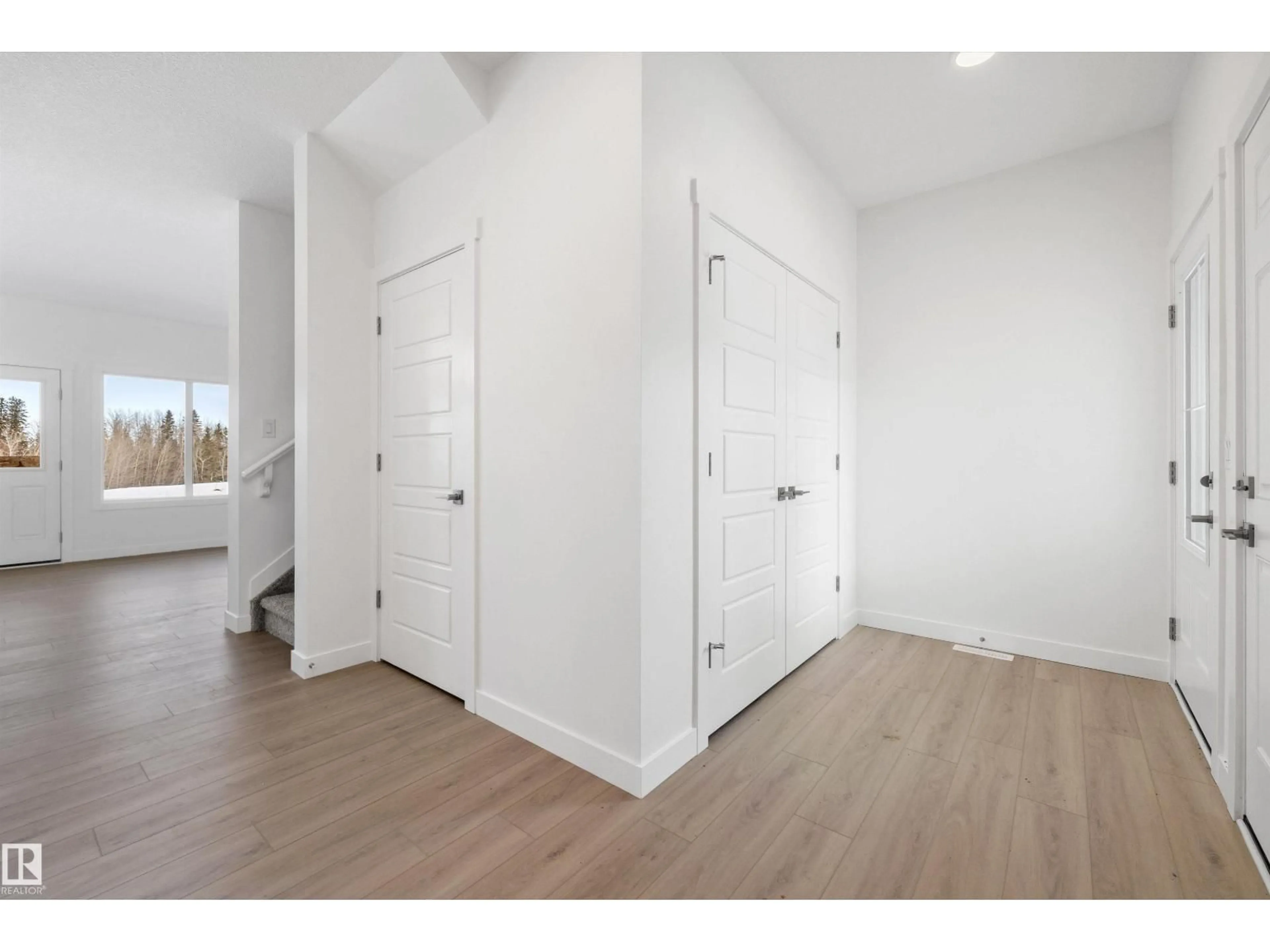 Indoor entryway for 4178 KINGLET DR, Edmonton Alberta T5S0W9