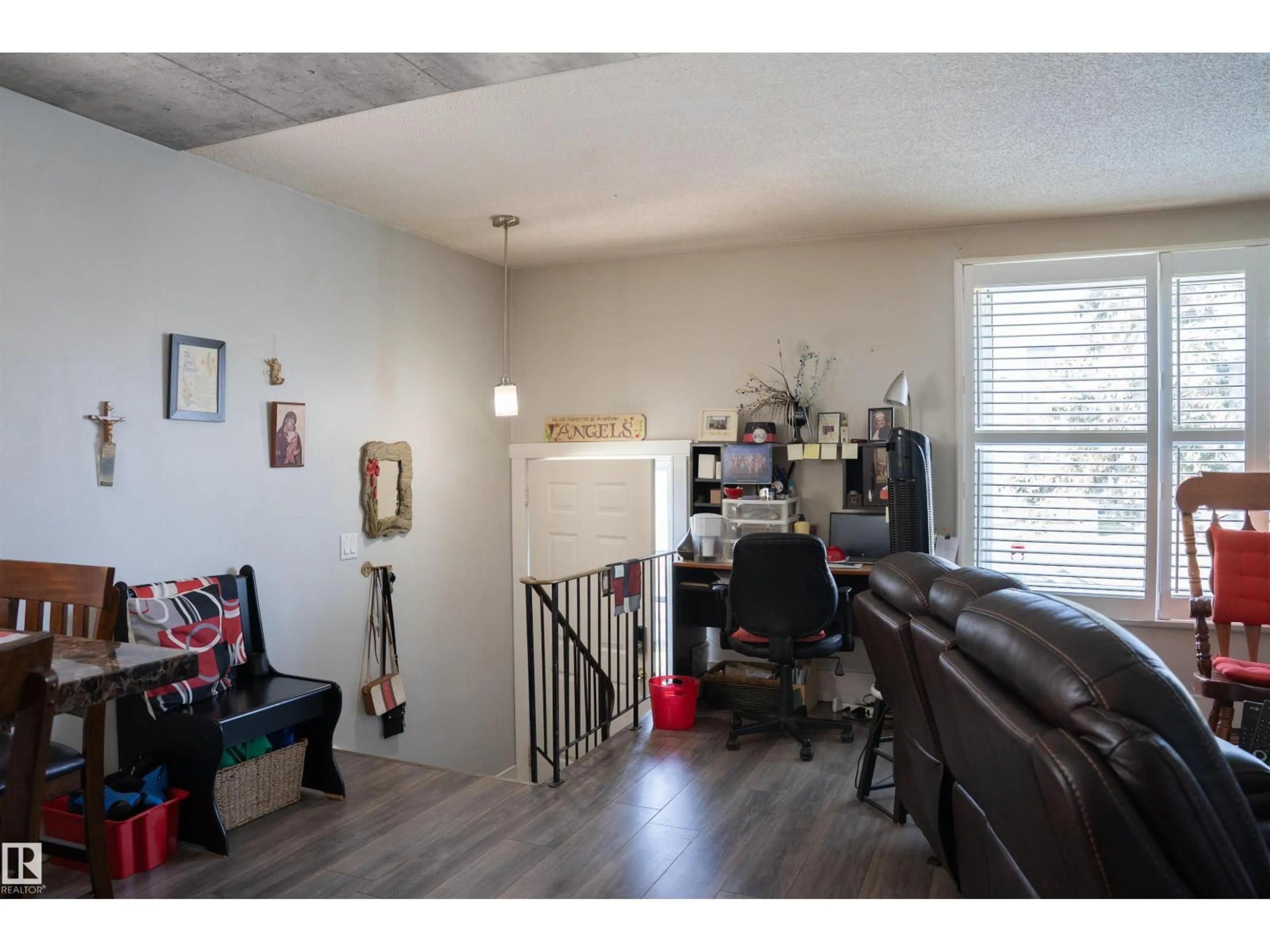 A pic of a room for NW NW - 1031 LAKEWOOD RD, Edmonton Alberta T6K3B1