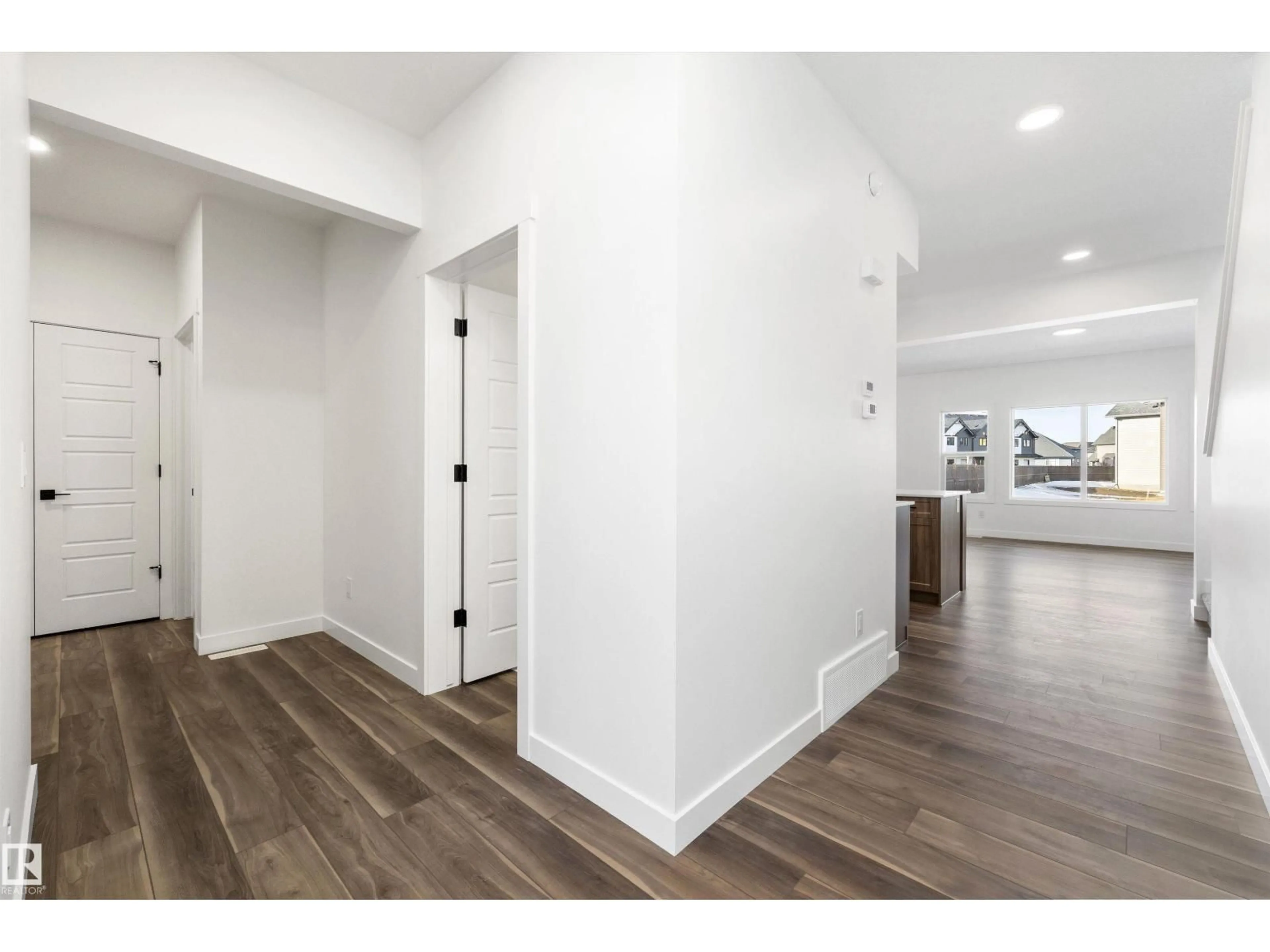 Indoor entryway for NW - 19428 25 AV, Edmonton Alberta T6M1P5