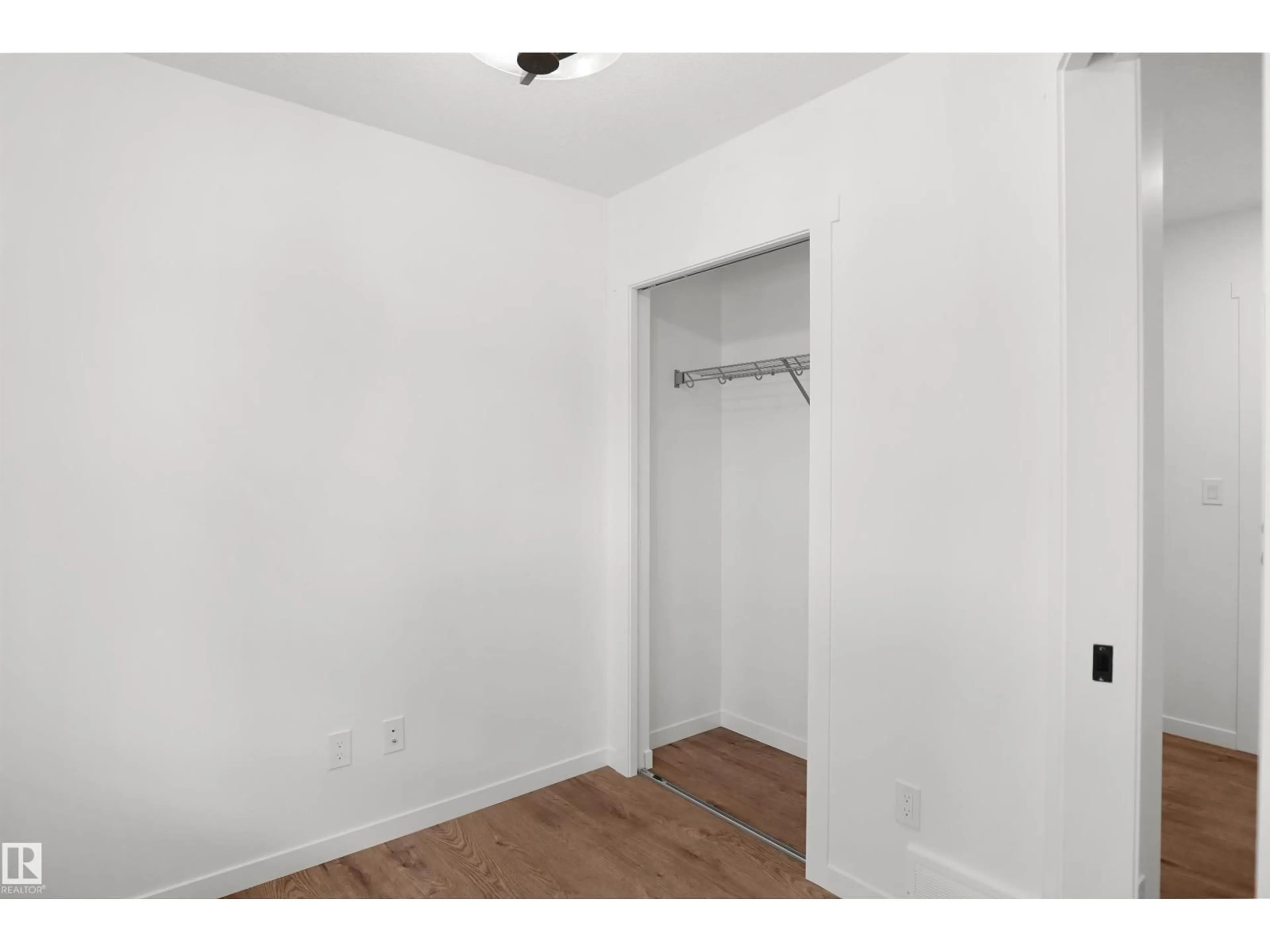 A pic of a room for 7060 ROSENTHAL DR, Edmonton Alberta T5T7N6