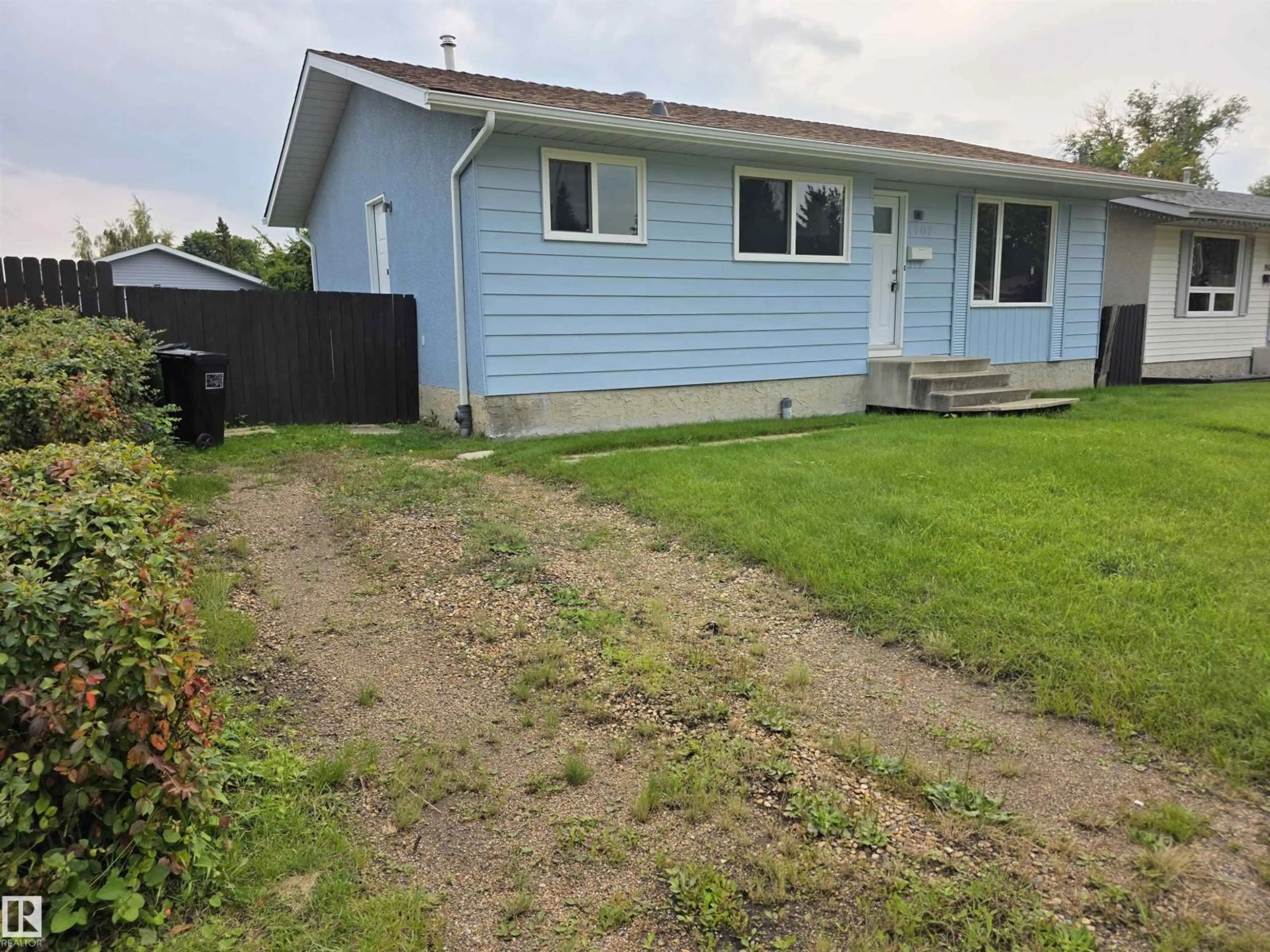 Unknown for 1907 145A AV, Edmonton Alberta T5Y1S9