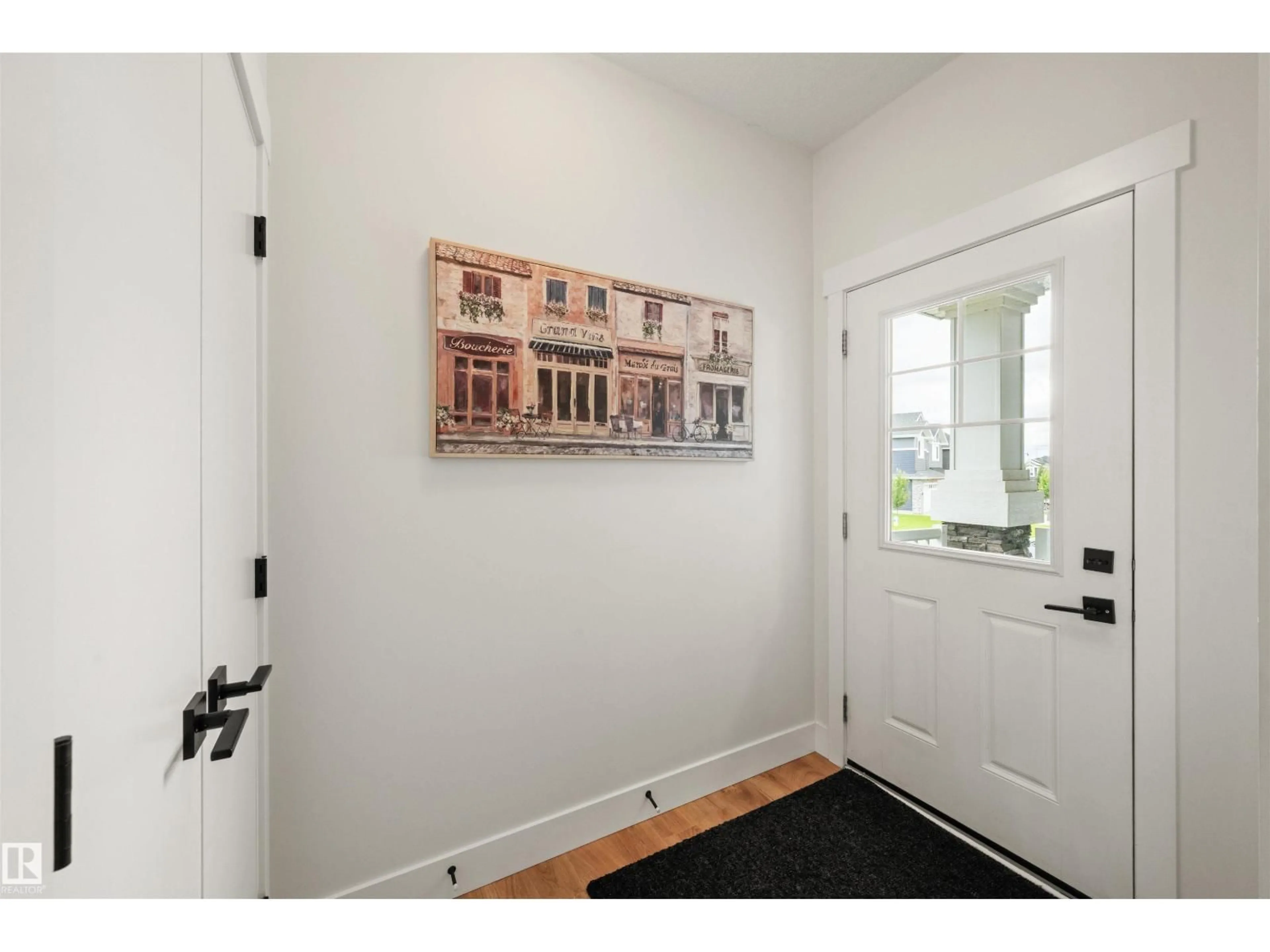 Indoor entryway for 3837 ROBINS CR, Edmonton Alberta T5S0M7