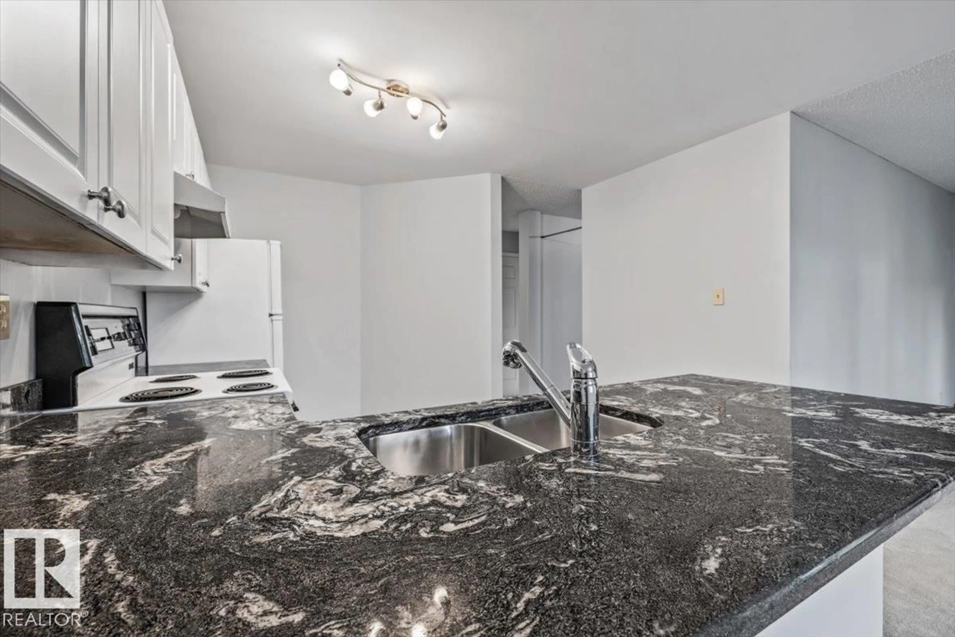 Standard kitchen, unknown for 202 - 8503 108 ST, Edmonton Alberta T6E6J9