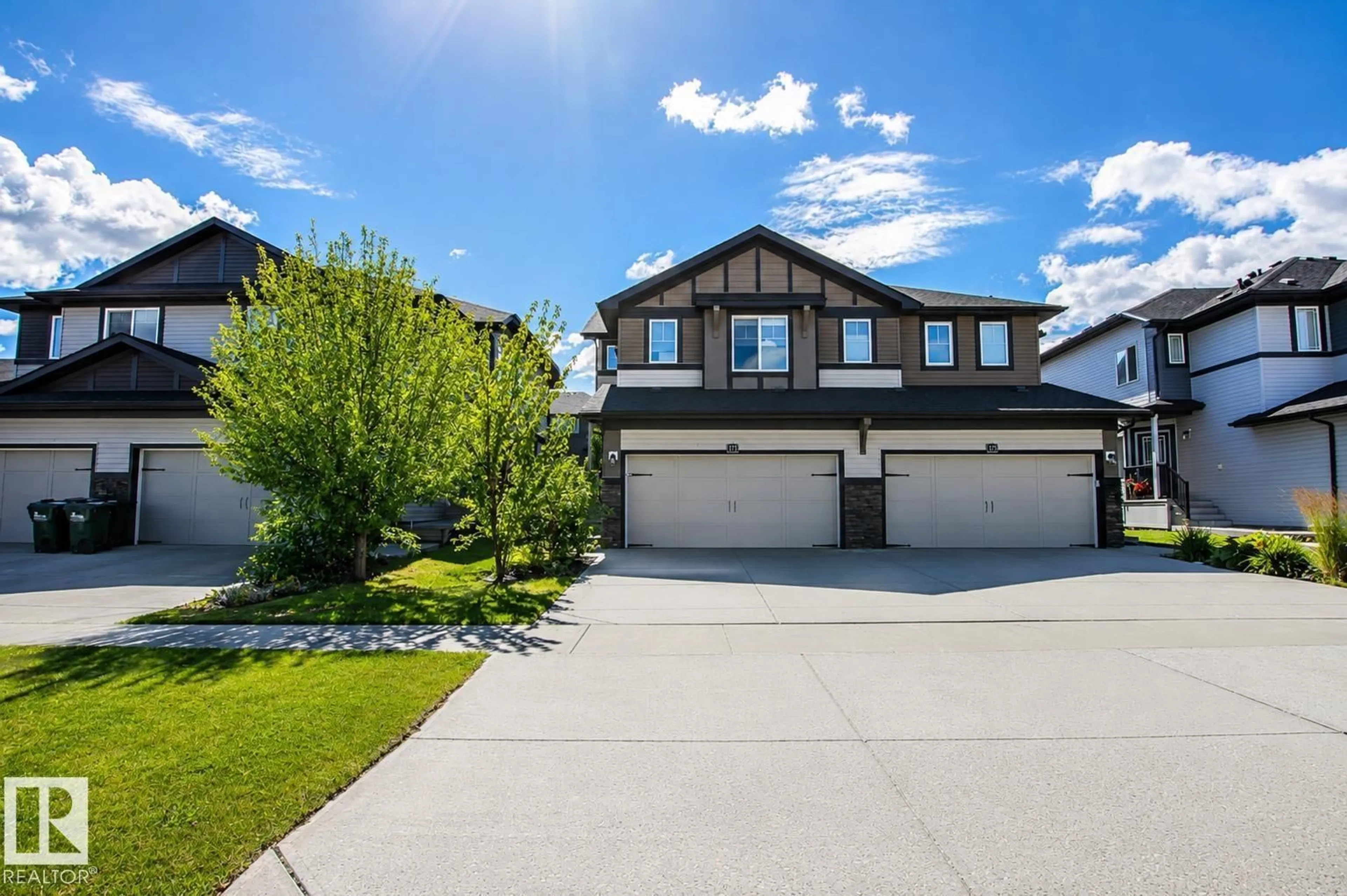 A pic from outside/outdoor area/front of a property/back of a property/a pic from drone, street for 131 ABBEY RD, Sherwood Park Alberta T8H0Z2