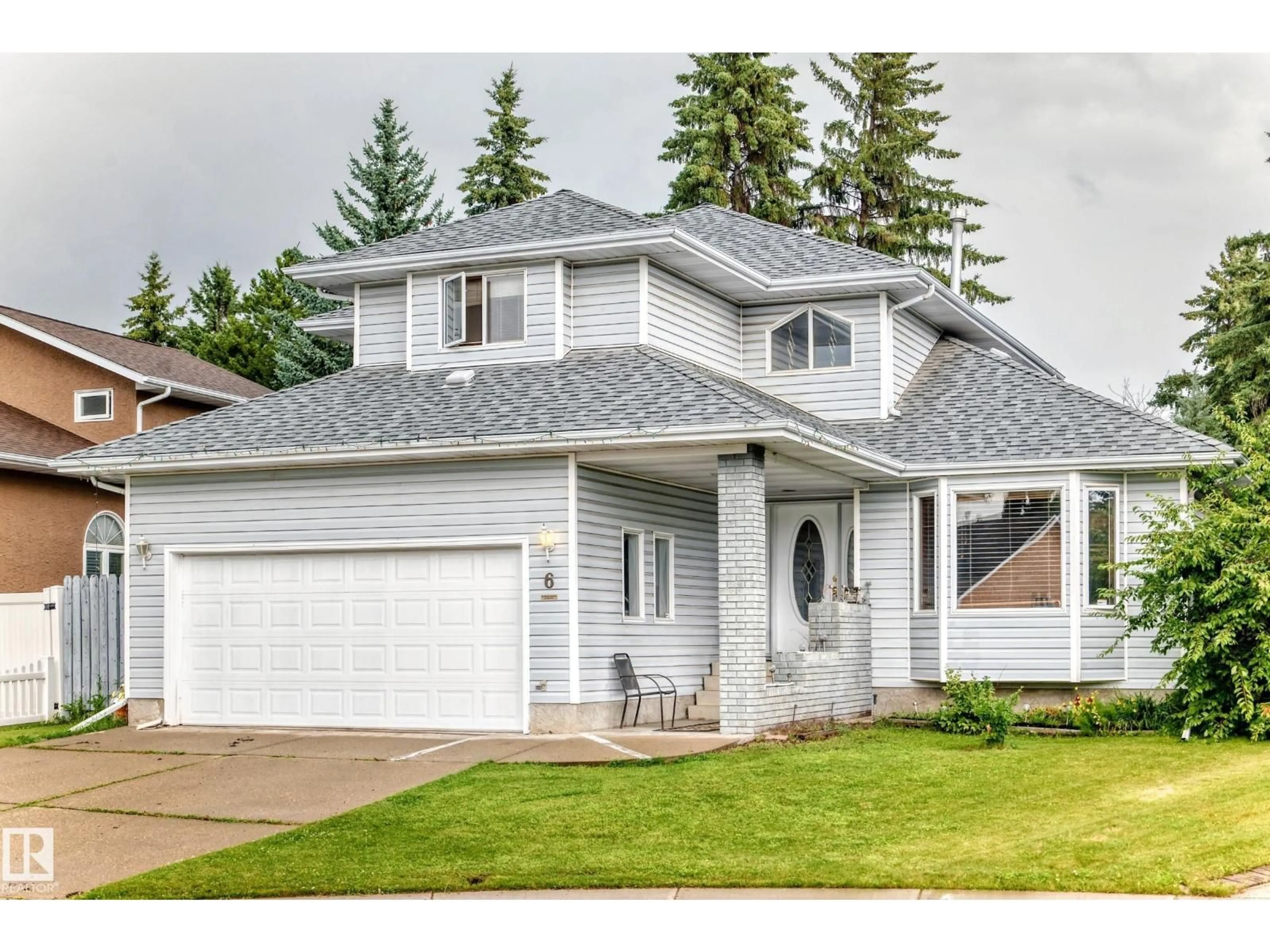 Home with vinyl exterior material, street for 6 ATKINSON PL, St. Albert Alberta T8N5P5