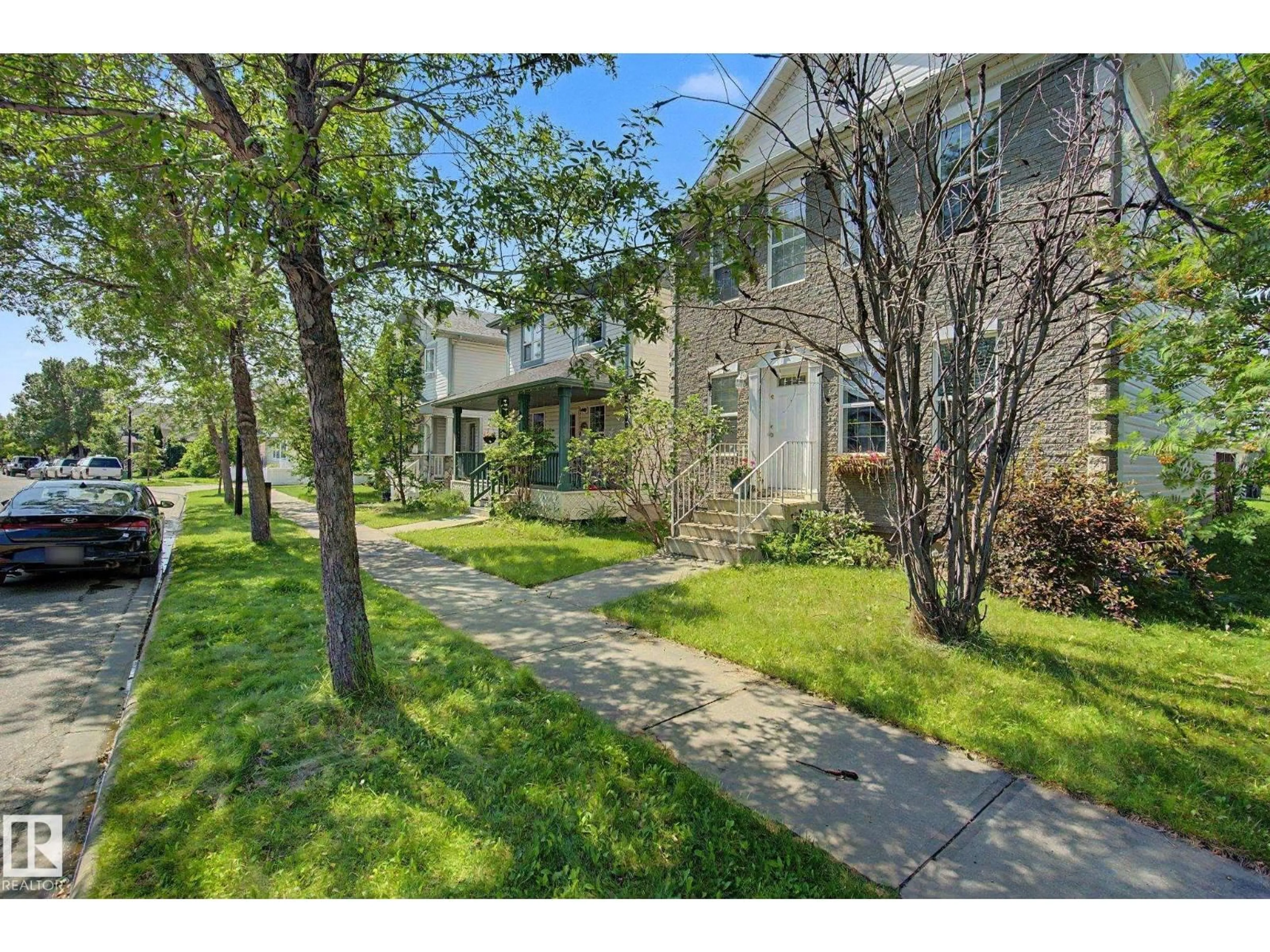 A pic from outside/outdoor area/front of a property/back of a property/a pic from drone, street for 1754 TURVEY BEND BN, Edmonton Alberta T6R2W6