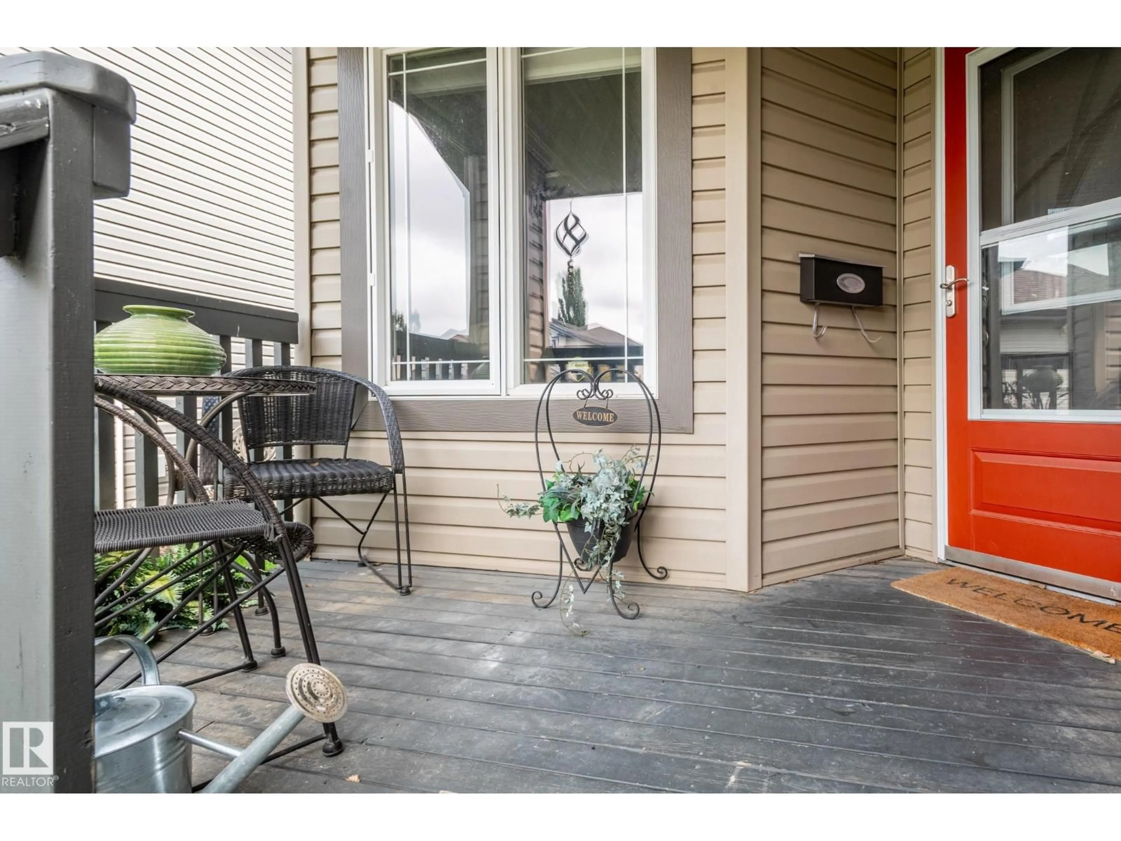 Indoor entryway for 47 LANDON, Spruce Grove Alberta T7X0E4