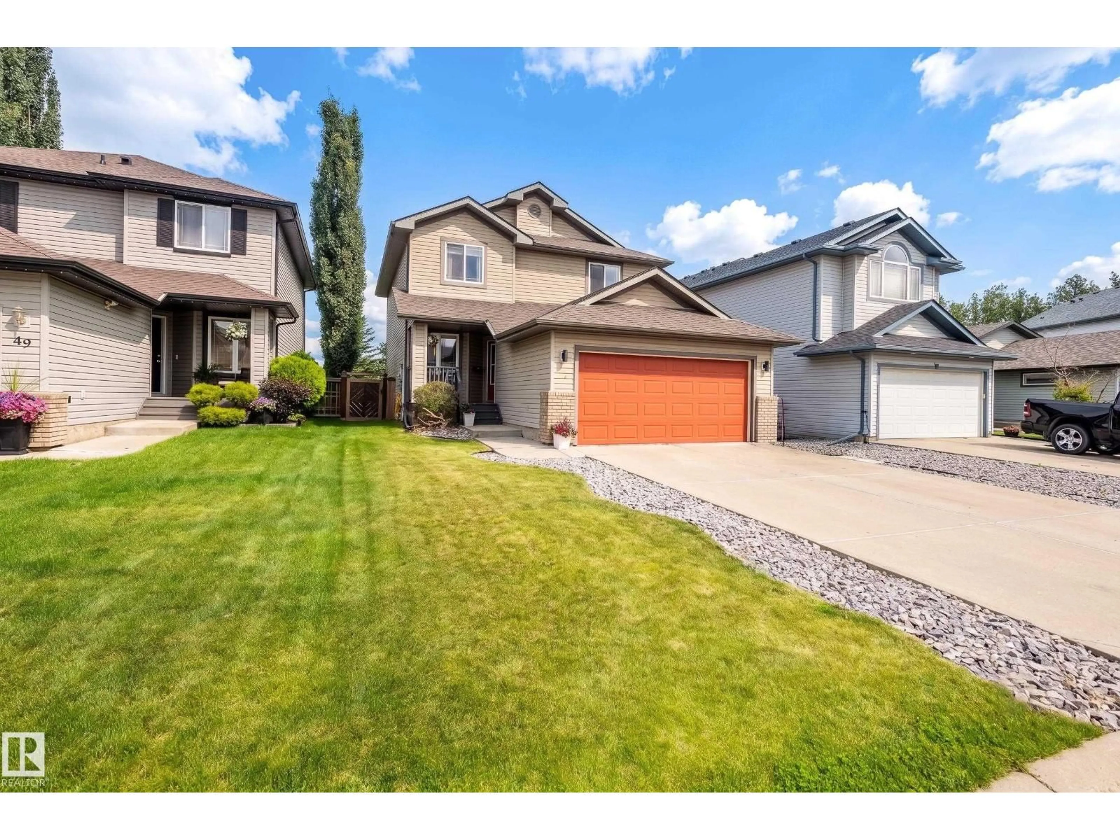 Home with vinyl exterior material, street for 47 LANDON, Spruce Grove Alberta T7X0E4