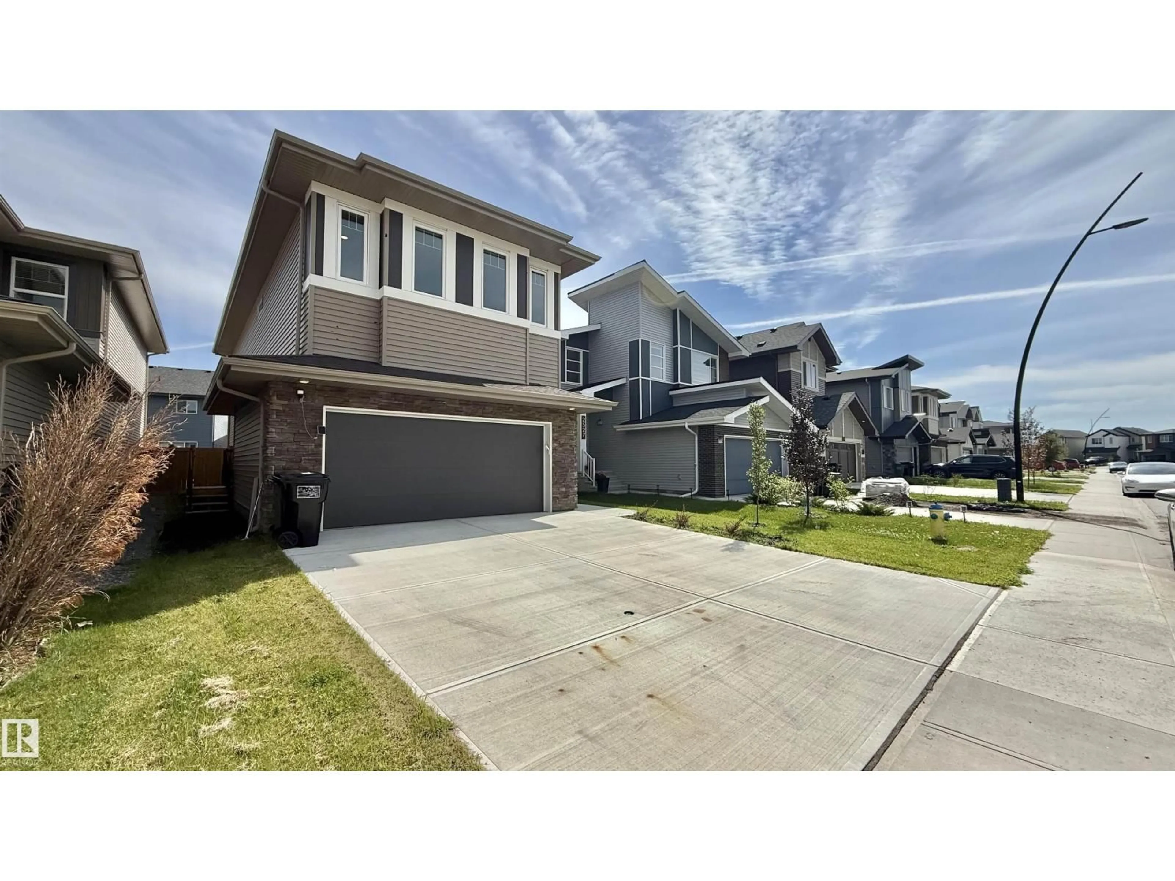 A pic from outside/outdoor area/front of a property/back of a property/a pic from drone, street for NW - 2531 194 ST, Edmonton Alberta T6M1P5
