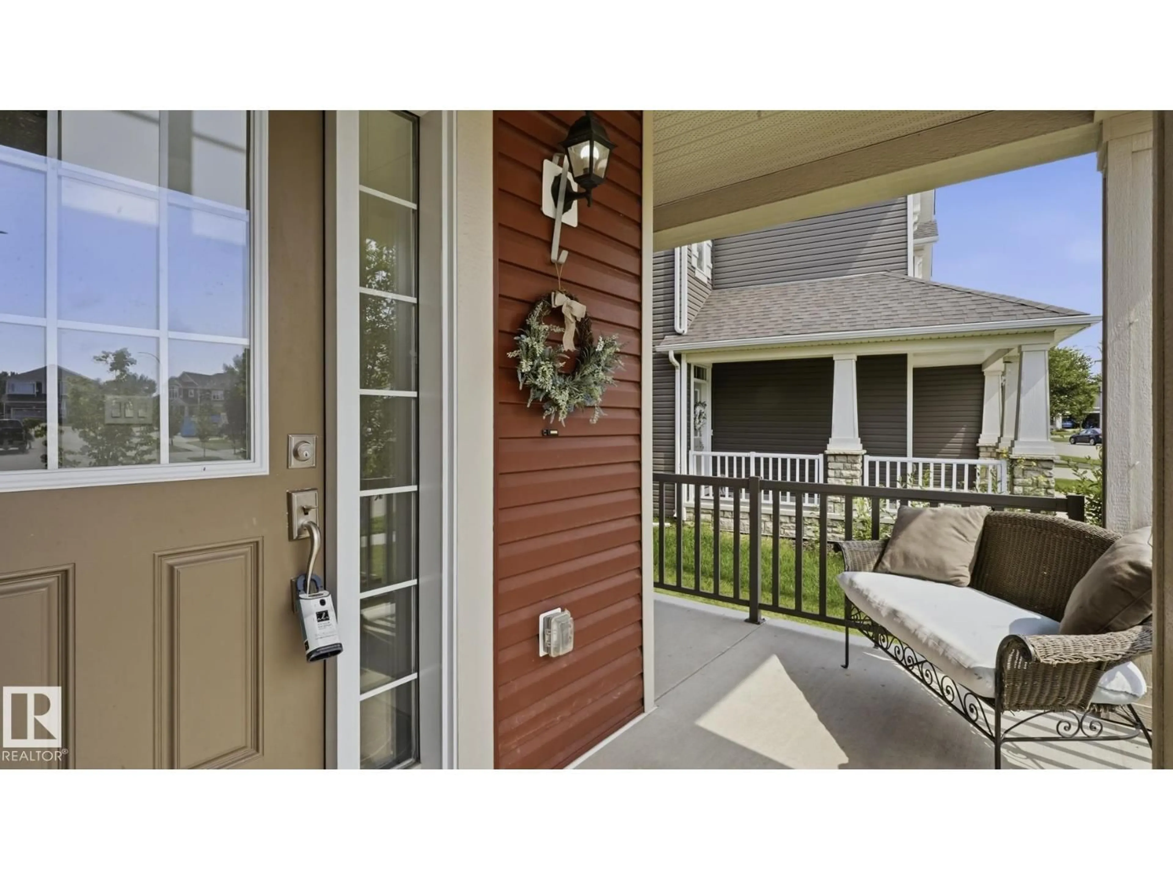 Indoor entryway for 63 ROSEMOUNT BV, Beaumont Alberta T4X1Z5