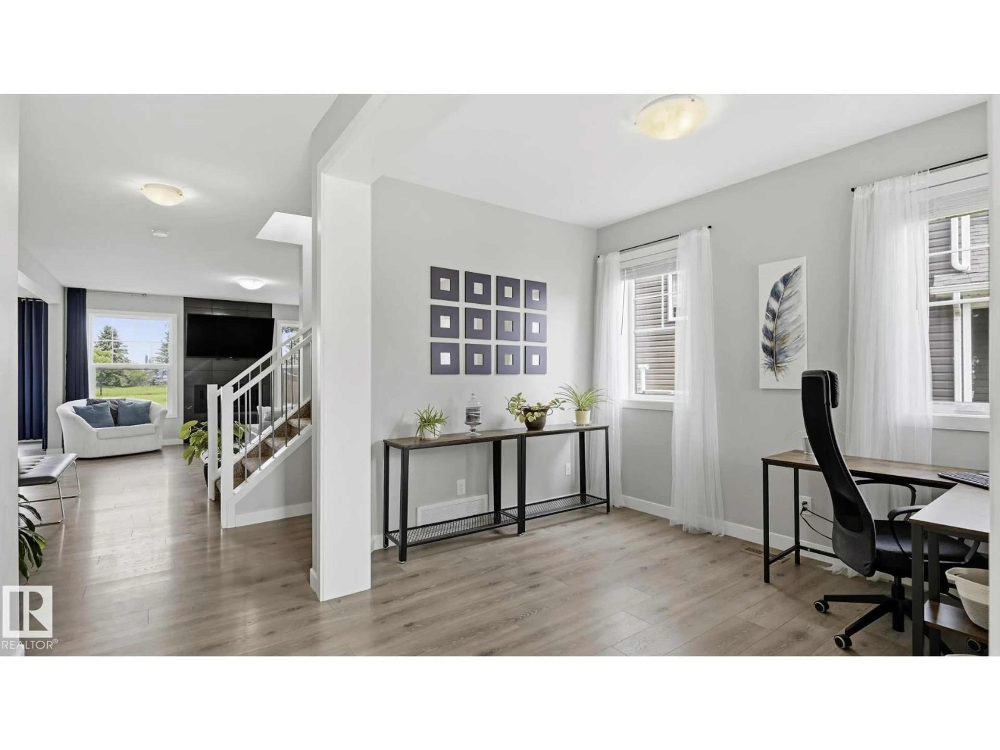 Indoor entryway for 63 ROSEMOUNT BV, Beaumont Alberta T4X1Z5