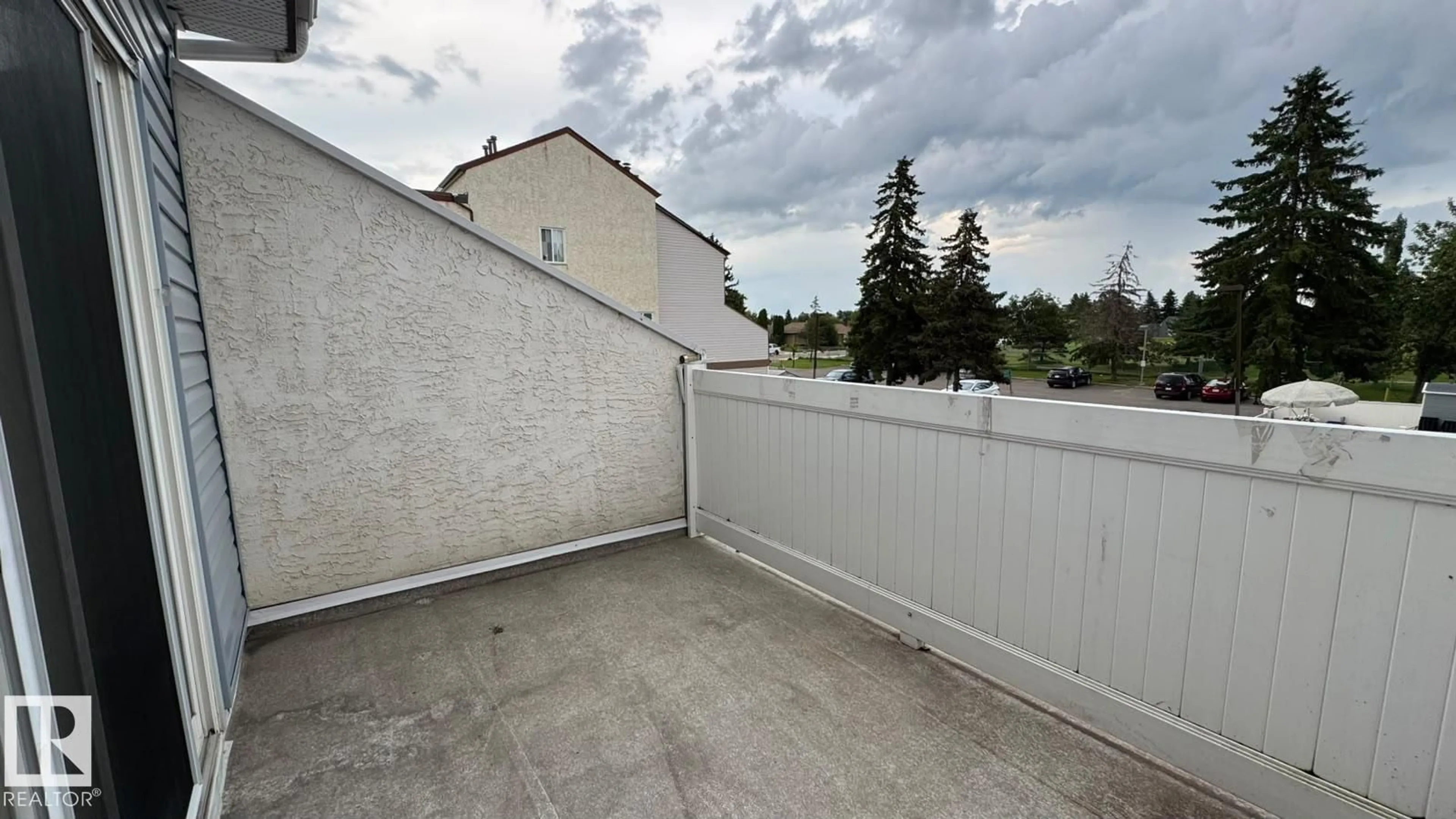 Patio, unknown for 41 LANCASTER TC, Edmonton Alberta T5X5S3