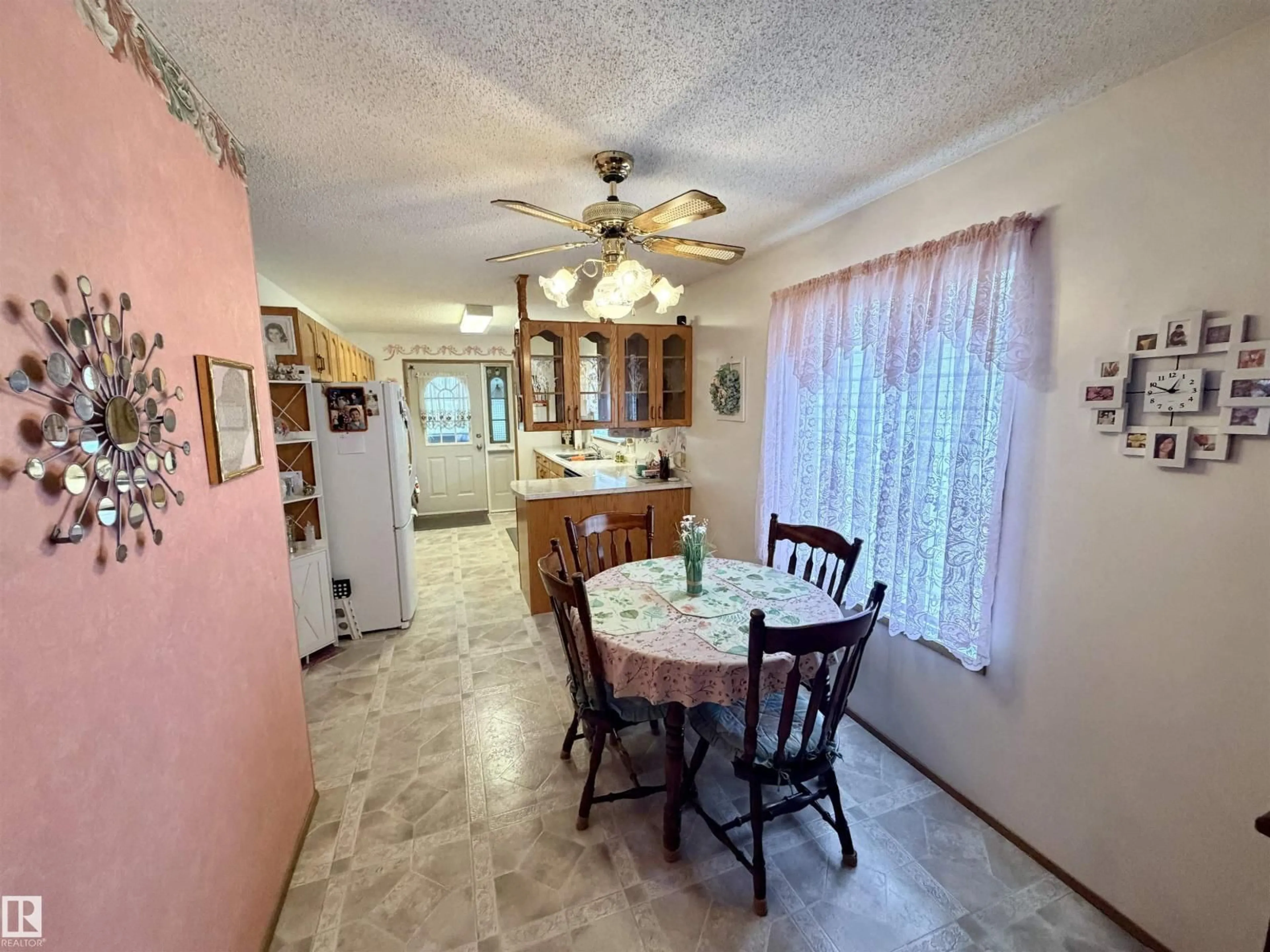 Dining room, ceramic/tile floor for 4838 46 AV, St. Paul Town Alberta T0A3A3