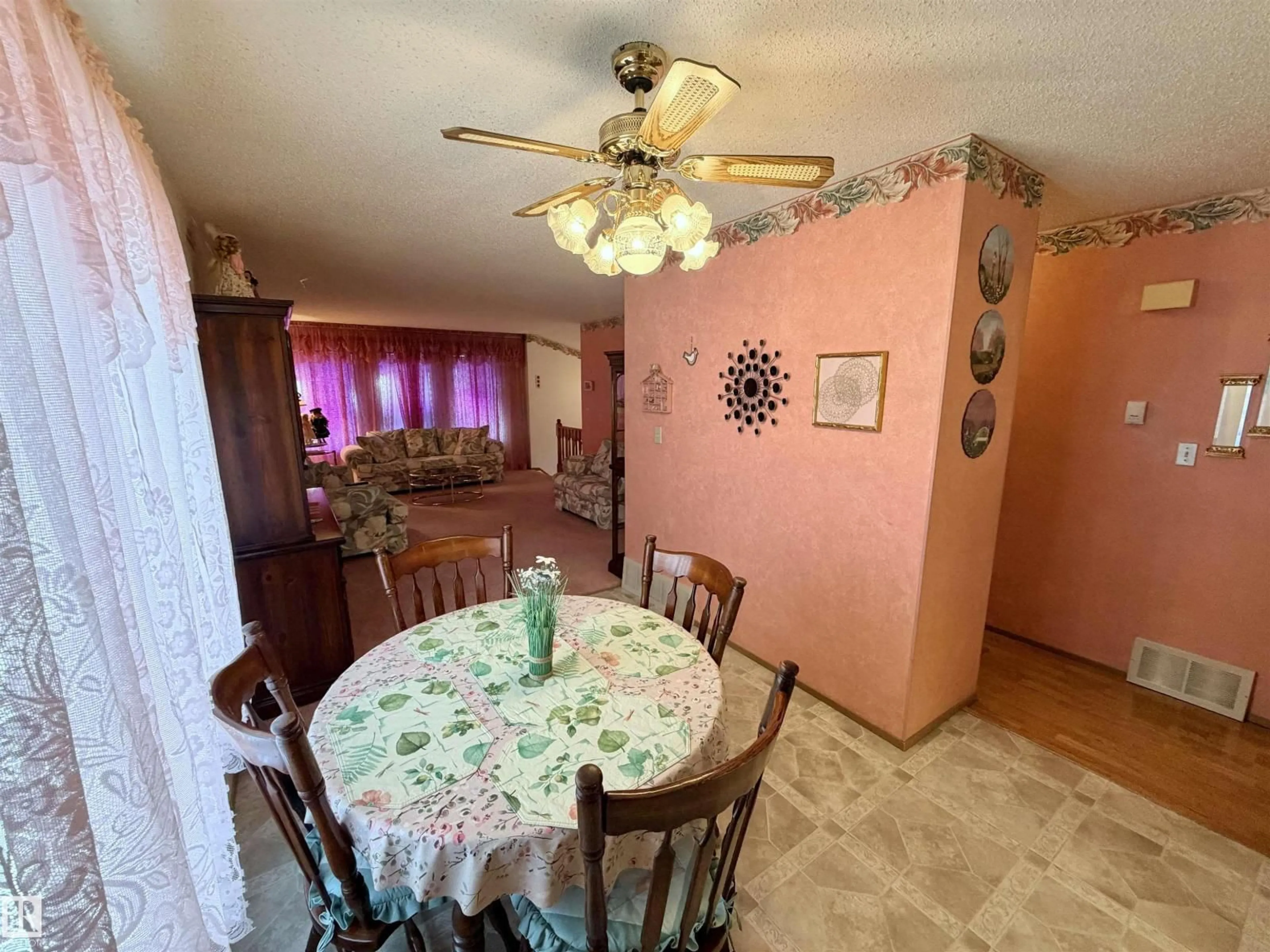 Dining room, unknown for 4838 46 AV, St. Paul Town Alberta T0A3A3