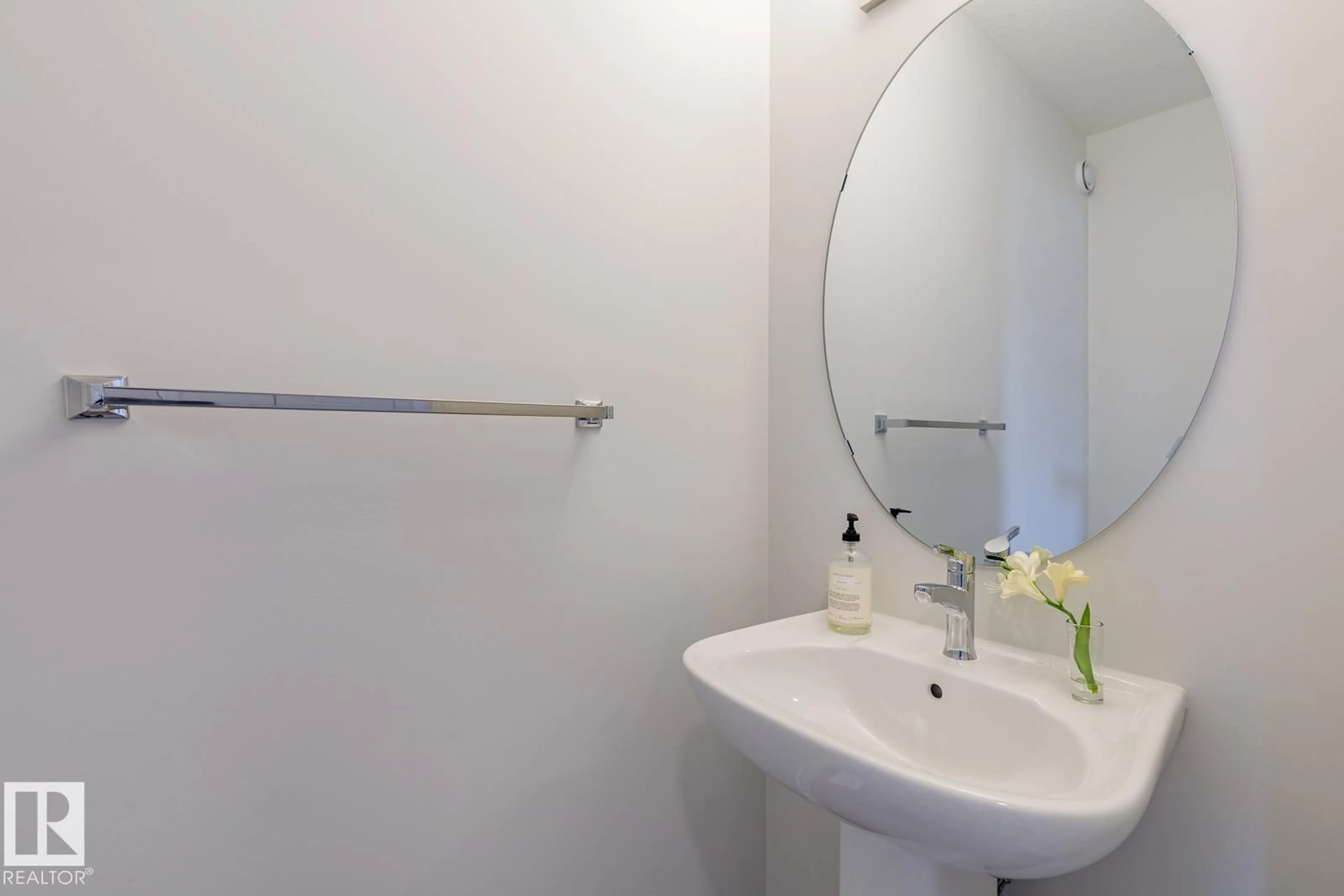 Standard bathroom, unknown for 99 SILVERSTONE DR, Stony Plain Alberta T7Z0E8