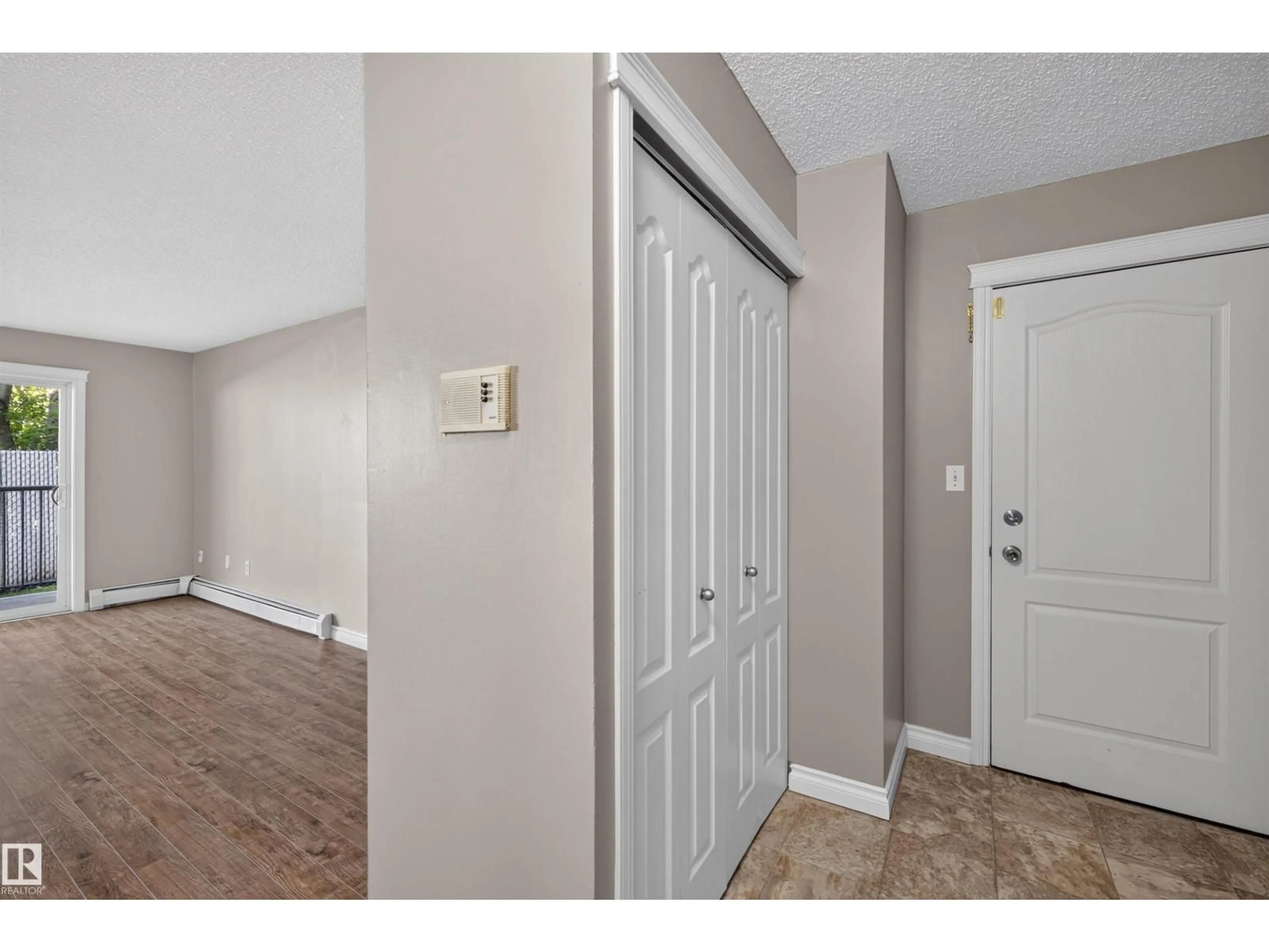 Indoor entryway for #4 - 4616 47 ST, Leduc Alberta T9E4P1