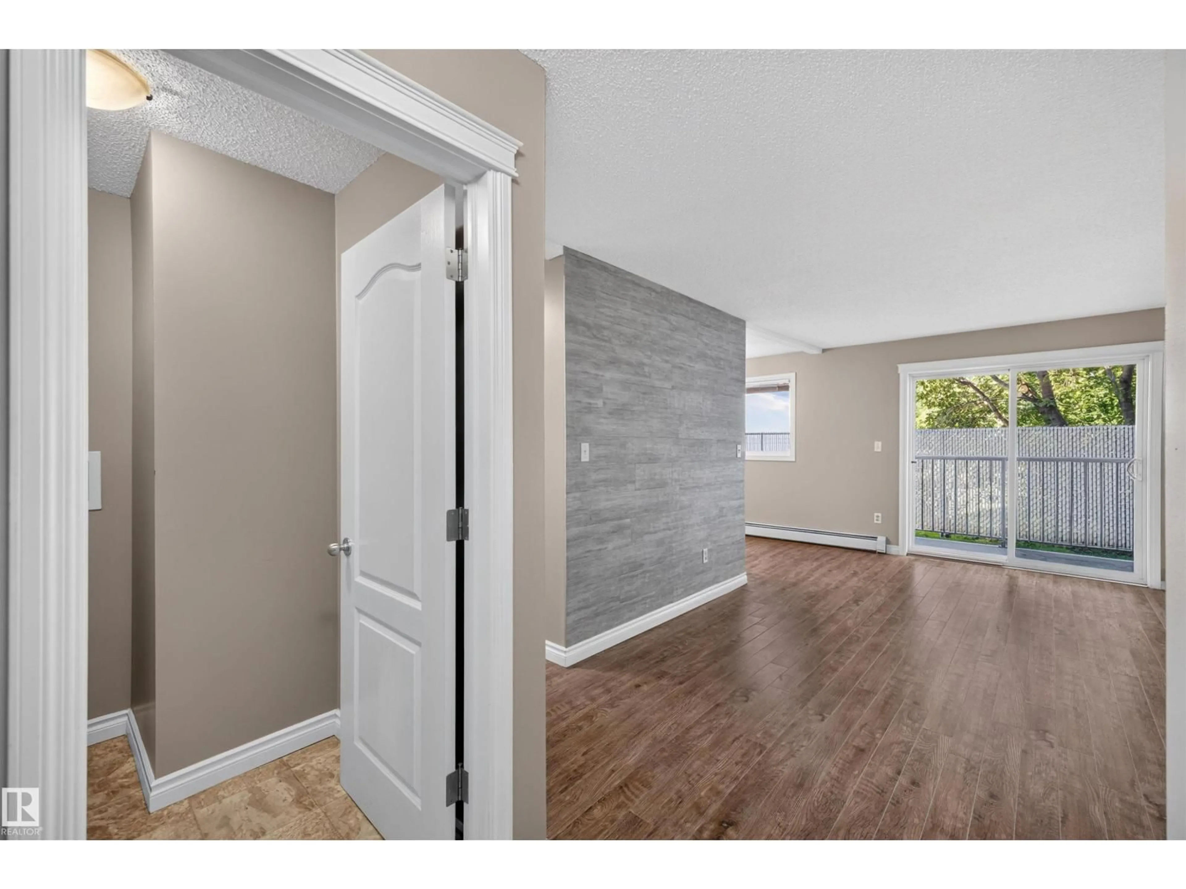 Indoor entryway for #4 - 4616 47 ST, Leduc Alberta T9E4P1