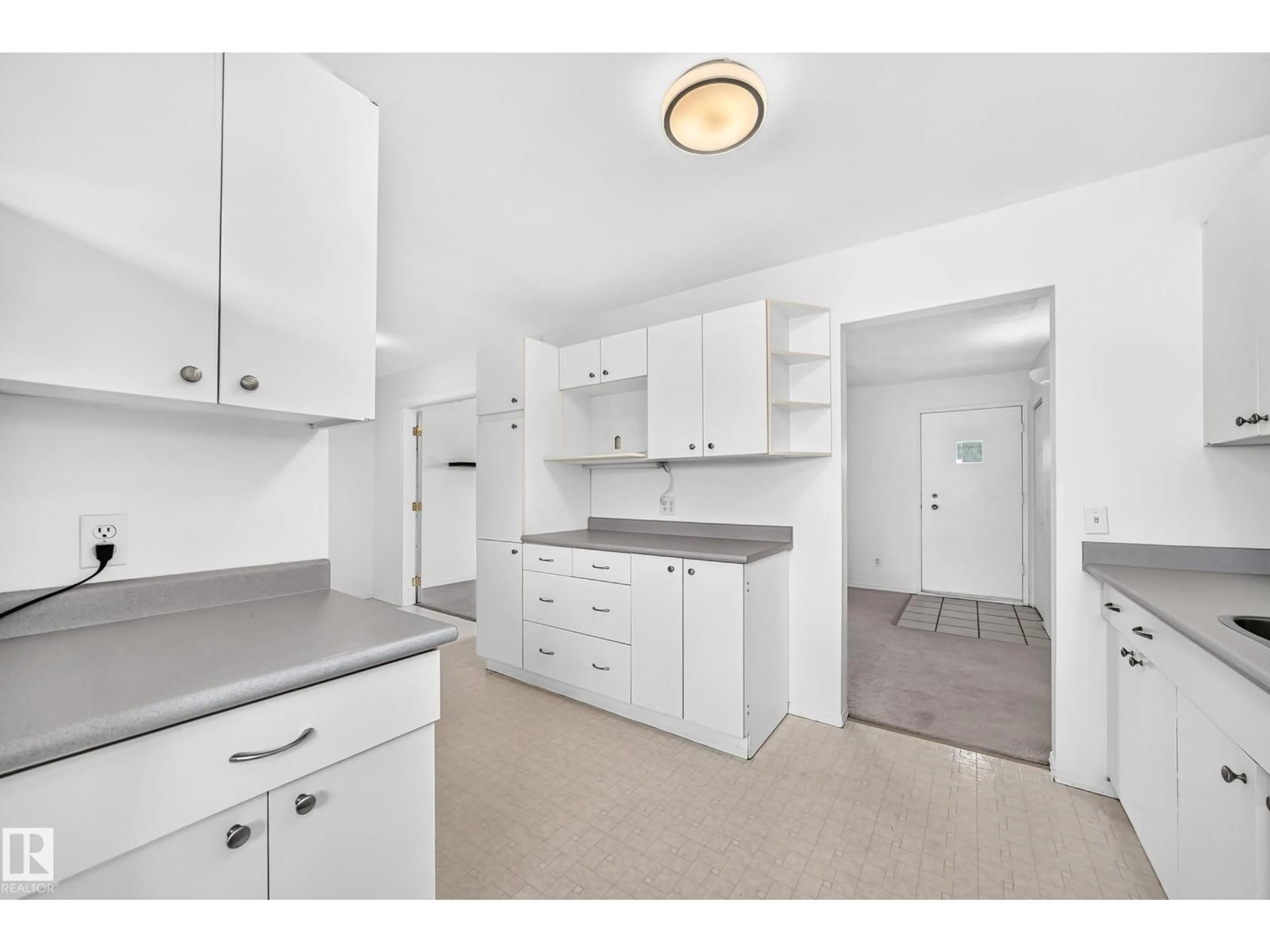Standard kitchen, unknown for 9324 OTTEWELL RD, Edmonton Alberta T6B2C9