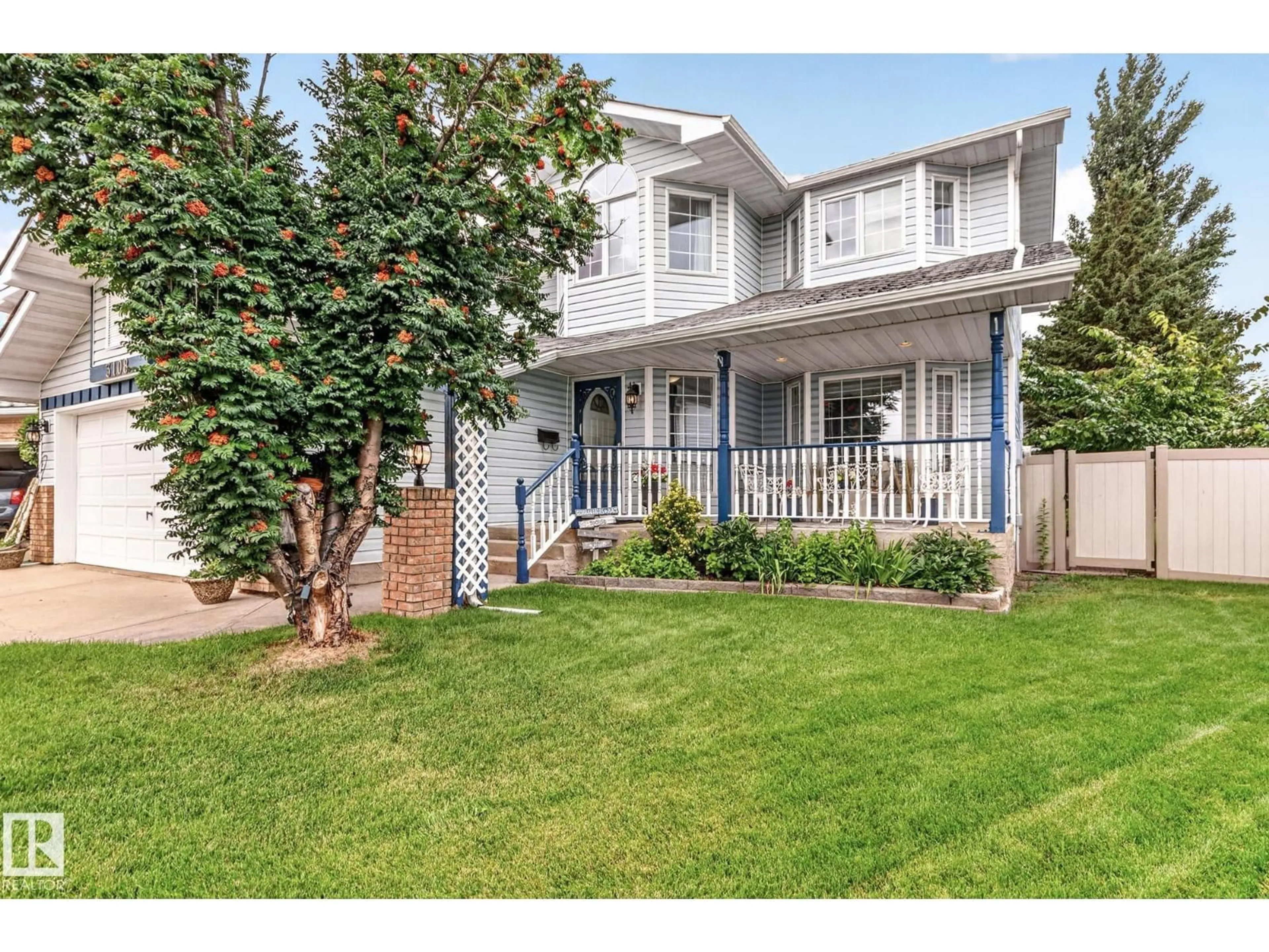 Home with vinyl exterior material, street for 3108 36B AV, Edmonton Alberta T6T1H4