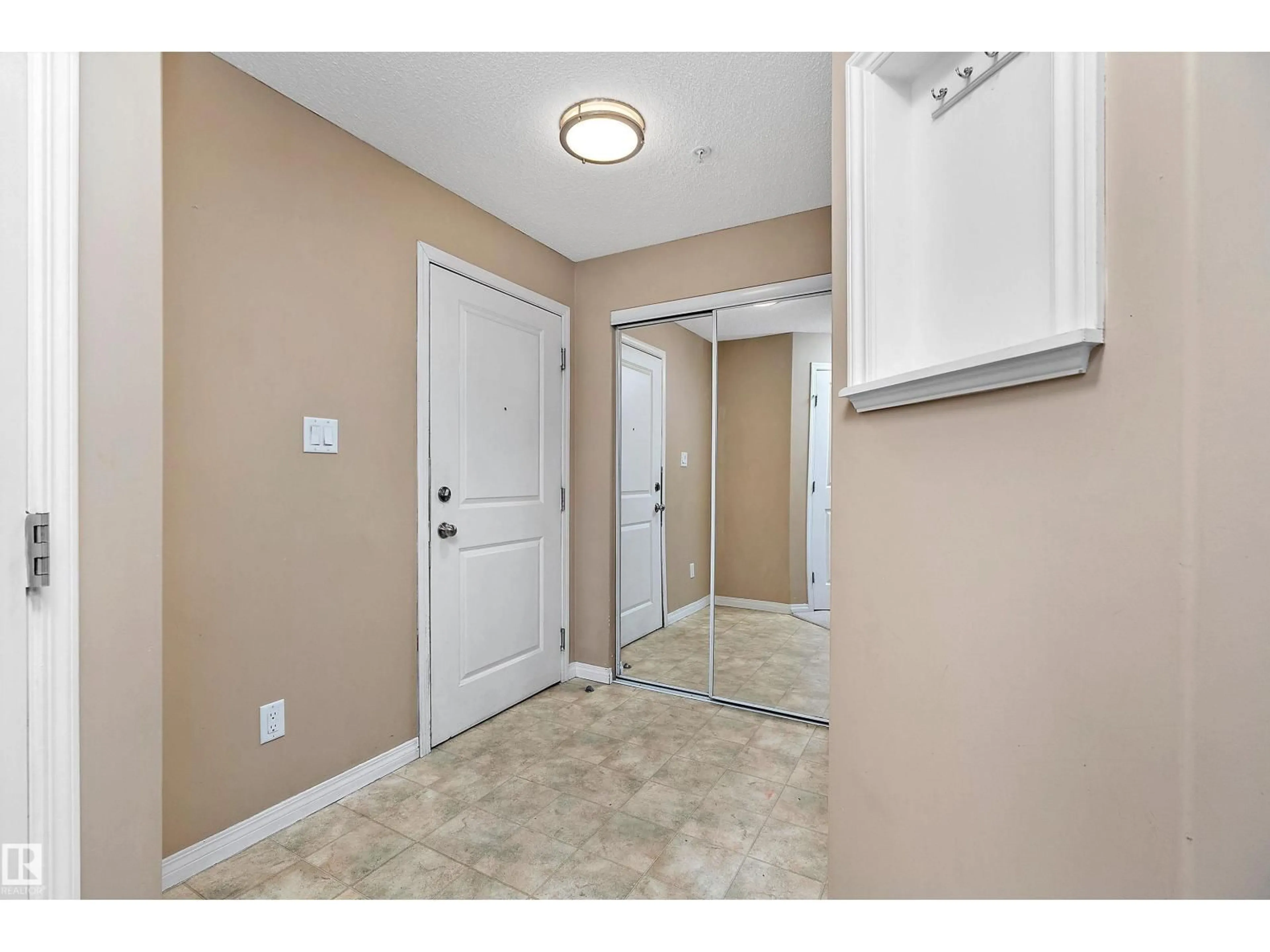 Indoor entryway for #325 - 11325 83 ST, Edmonton Alberta T5B4W5