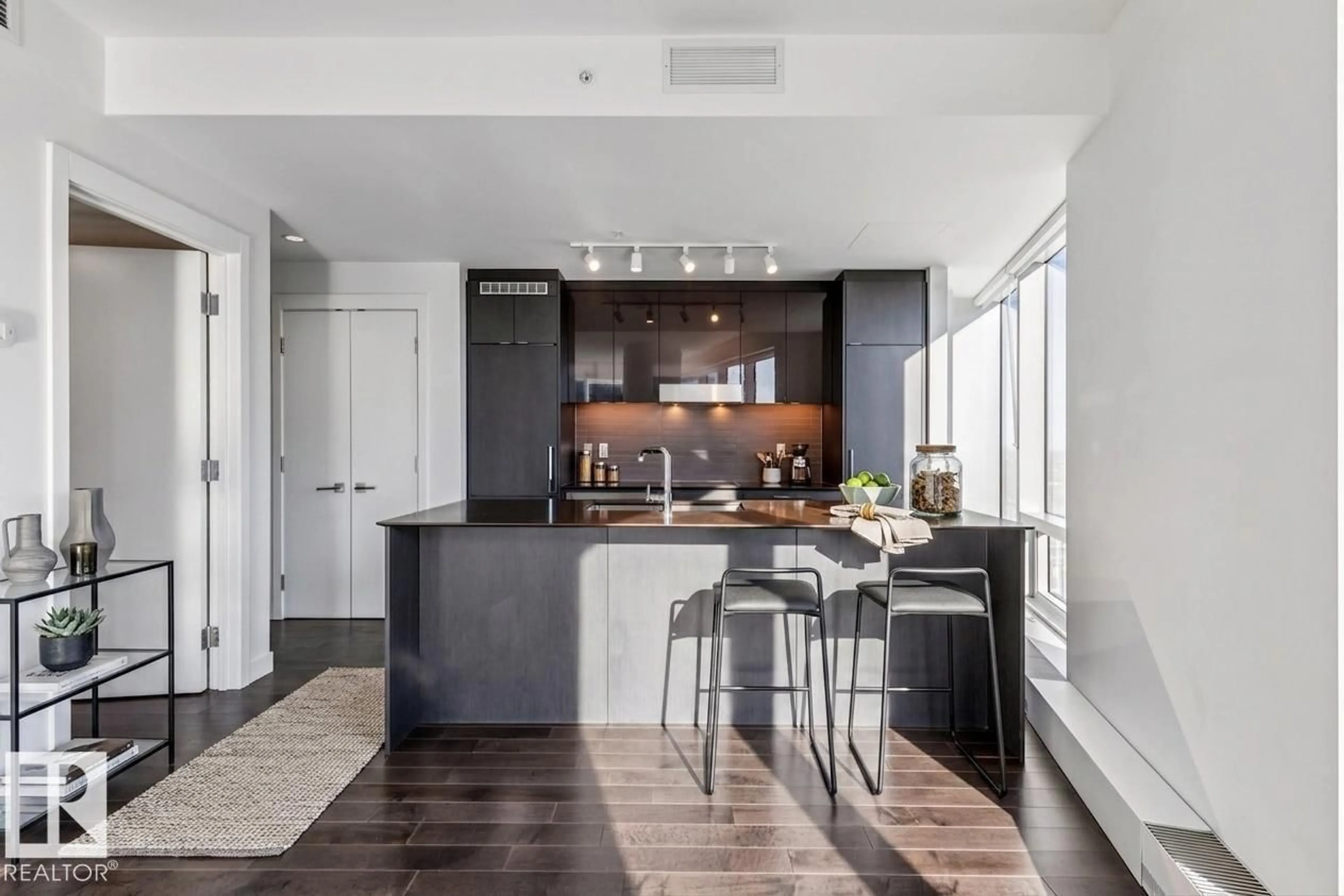 Contemporary kitchen, unknown for 10360 - 3108 102 ST, Edmonton Alberta T5J0K6