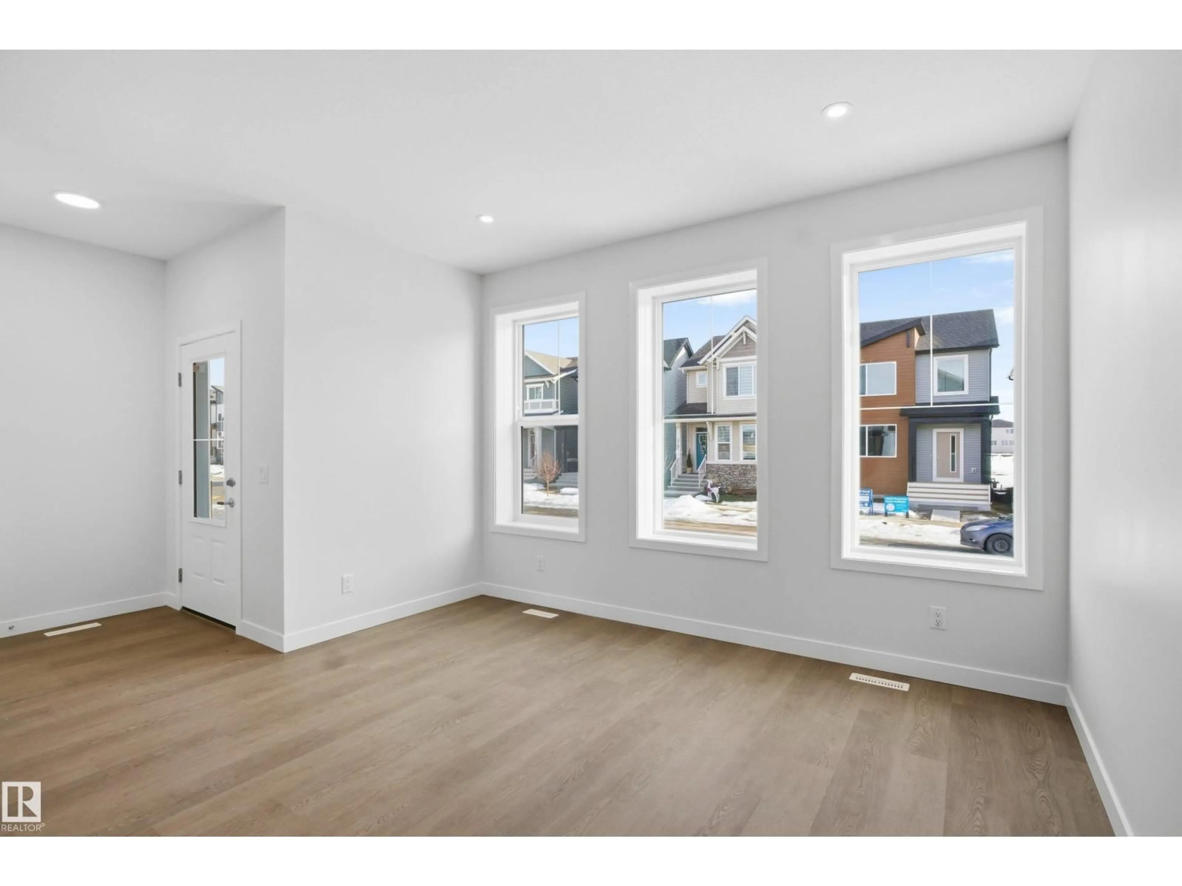 A pic of a room for 3758 ERLANGER DR, Edmonton Alberta T6M1R9