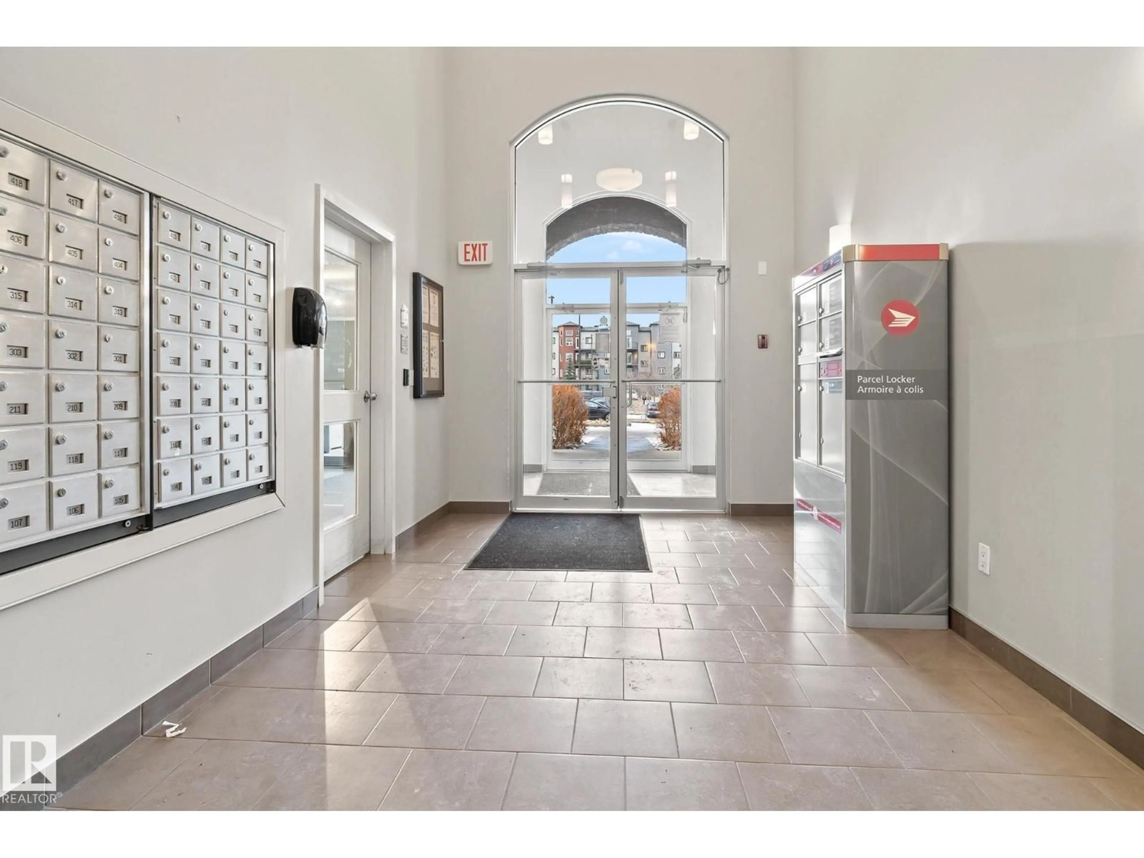 Indoor foyer for 210 SILVER BERRY RD, Edmonton Alberta T6T0H1