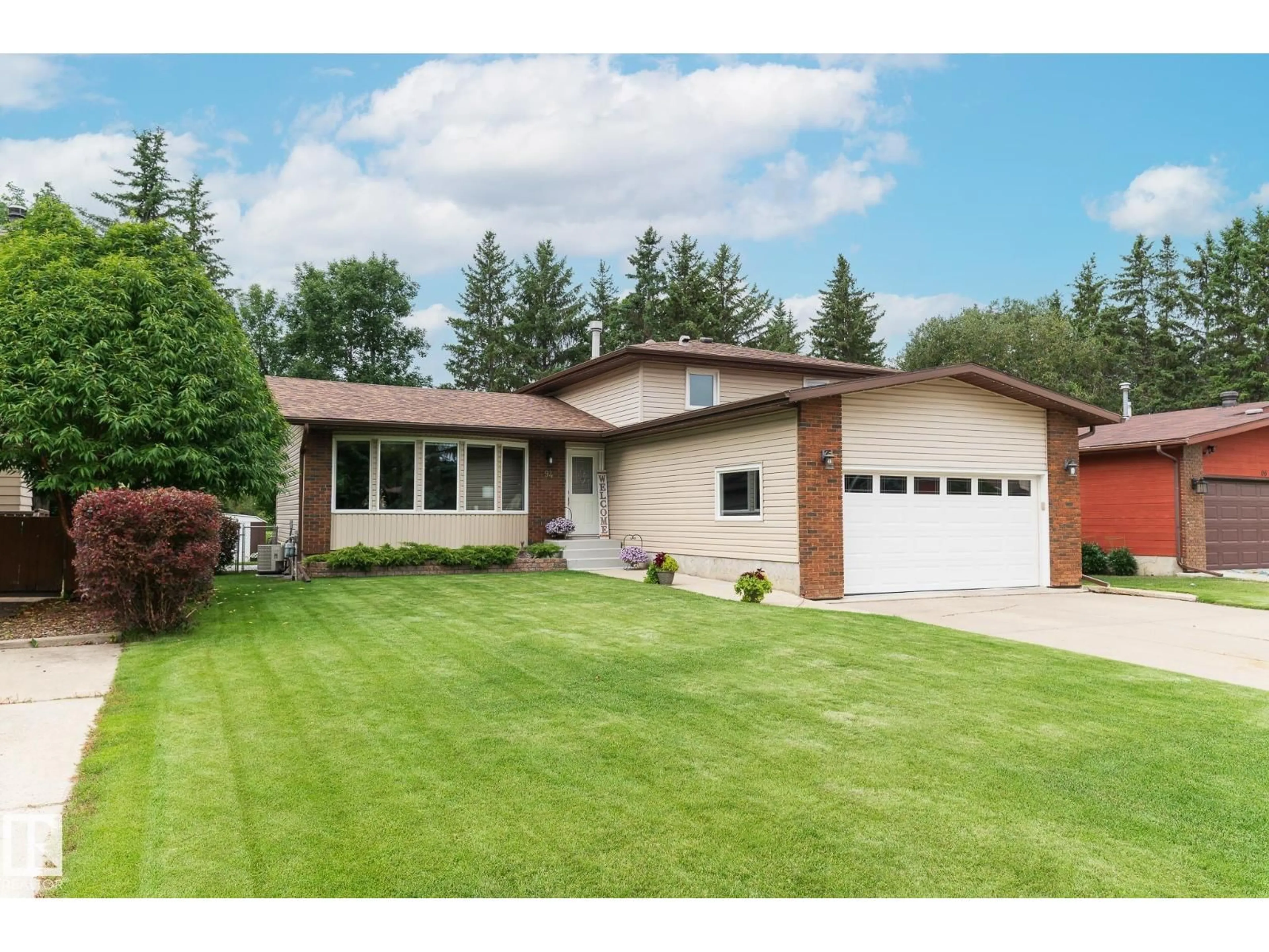 Home with vinyl exterior material, street for 94 MARLBORO DR, Spruce Grove Alberta T7X2T2