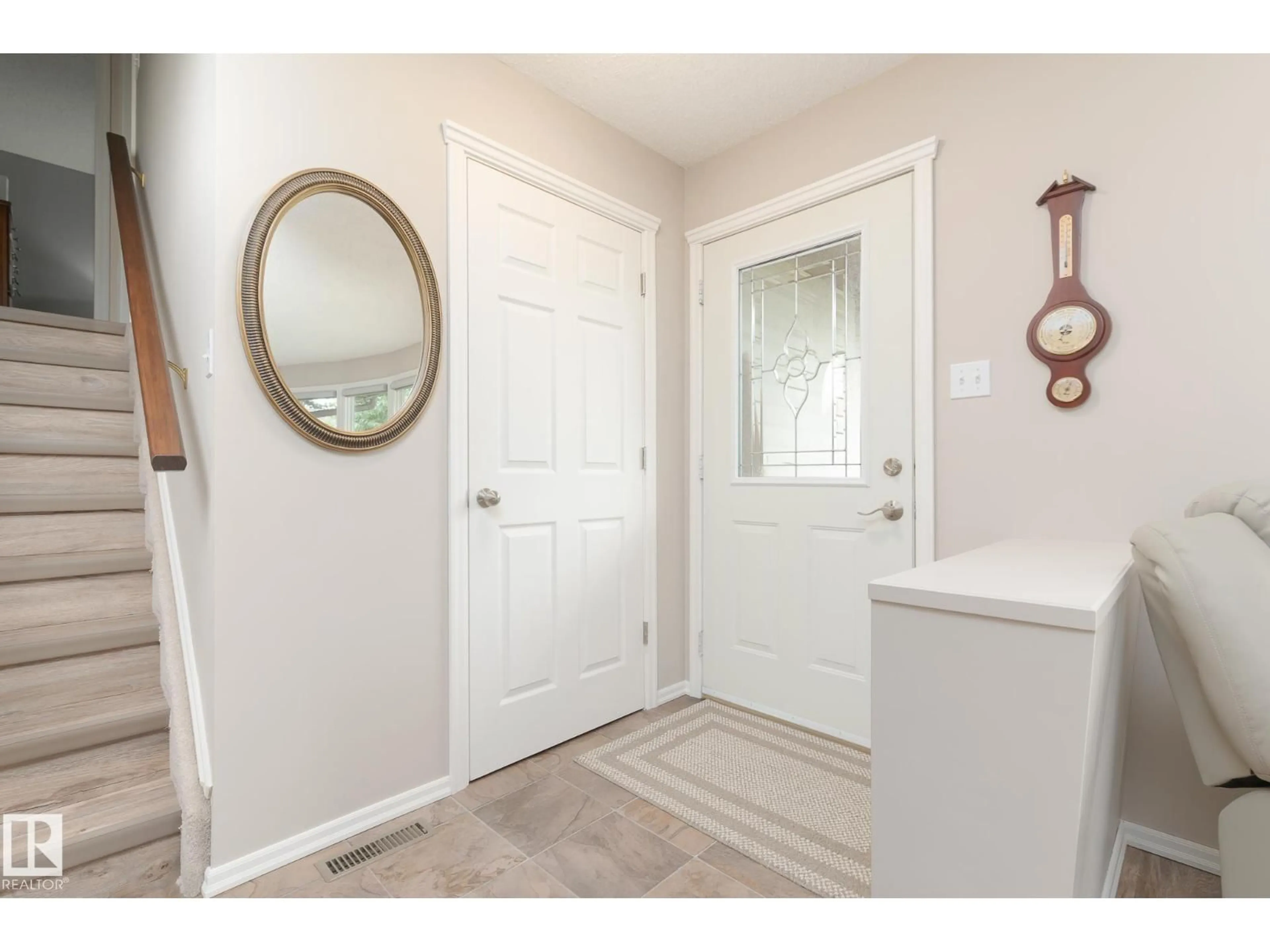Indoor entryway for 94 MARLBORO DR, Spruce Grove Alberta T7X2T2