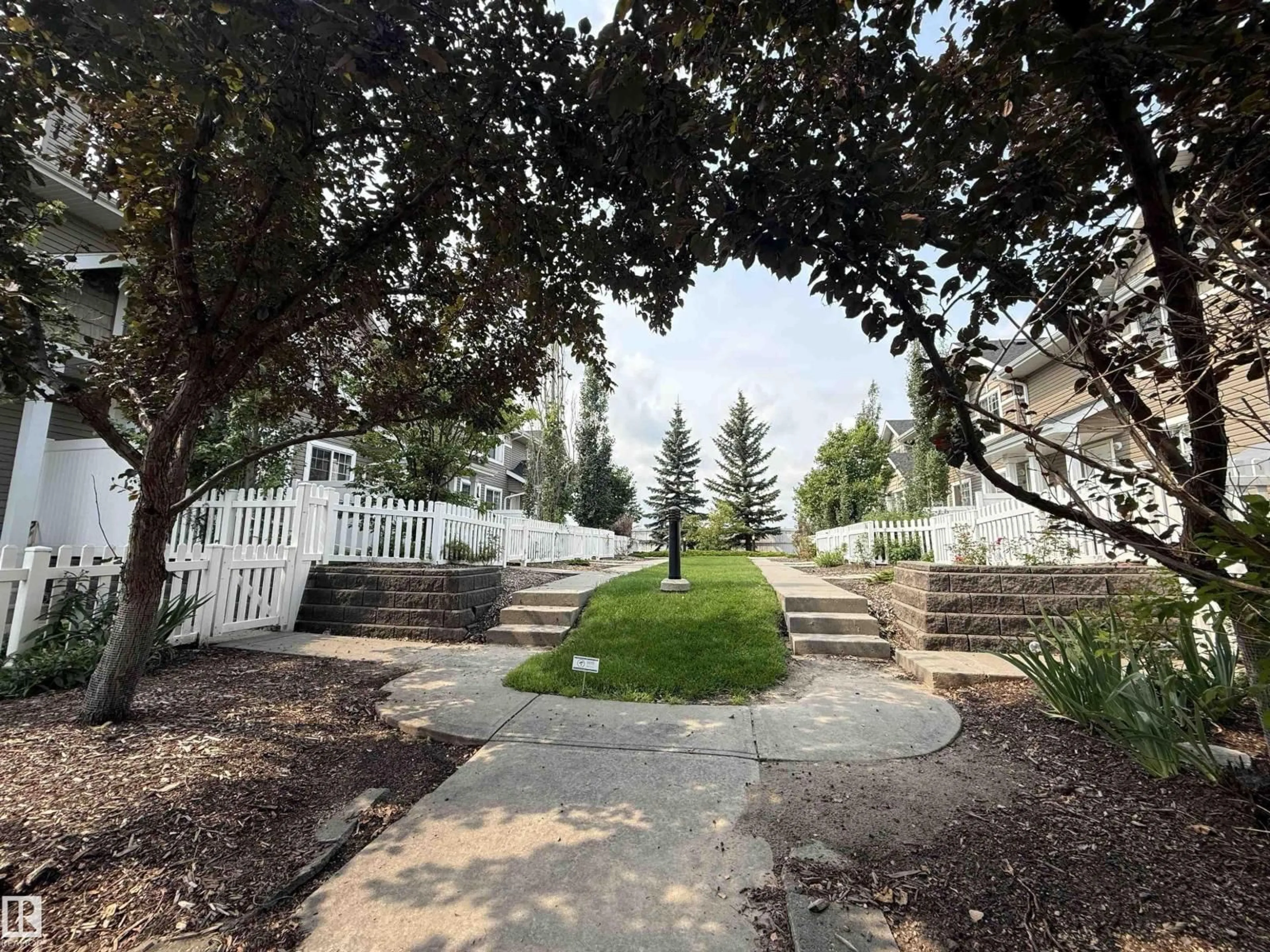 Patio, unknown for #8 - 3075 TRELLE CR, Edmonton Alberta T6R3V5