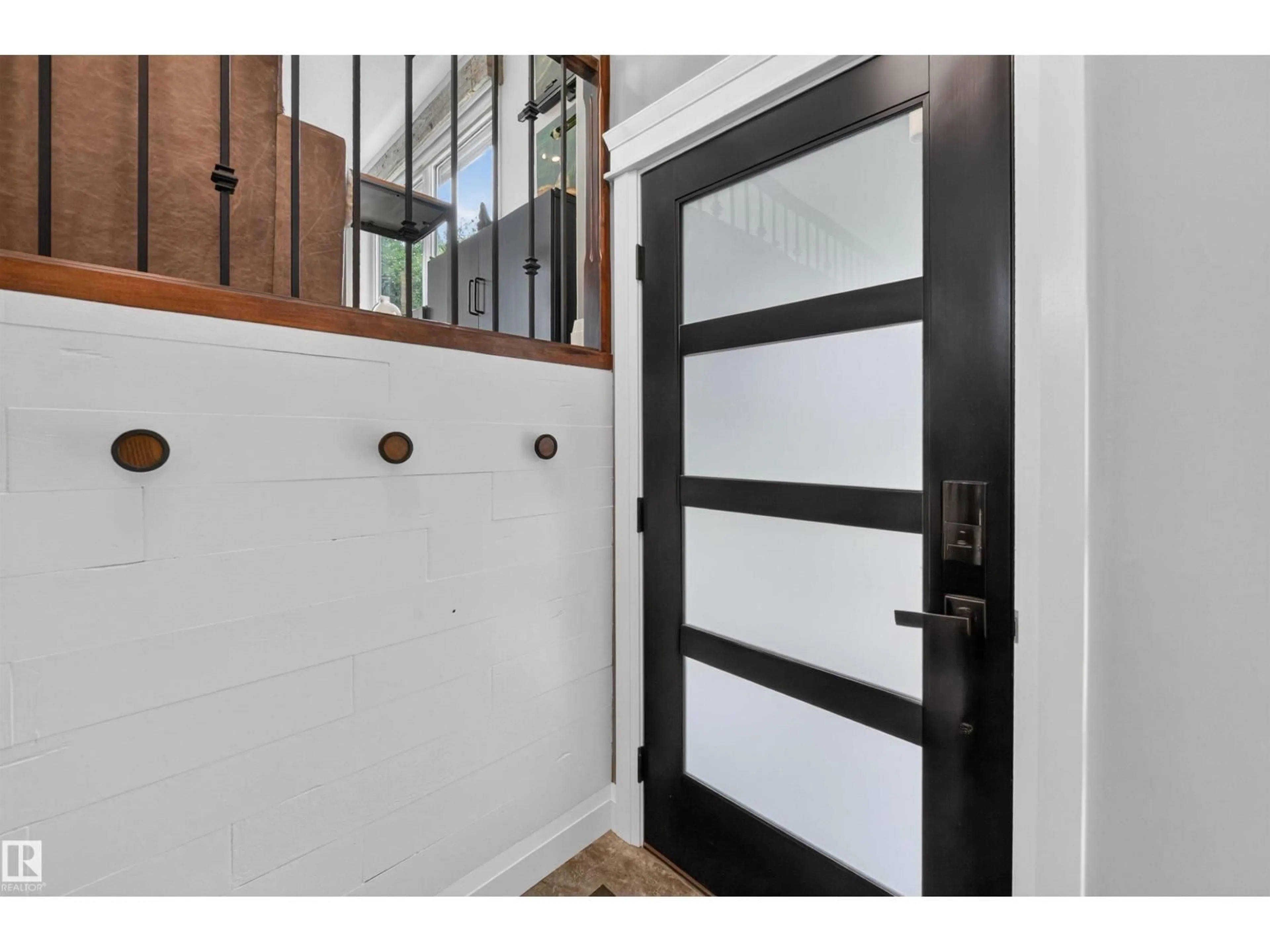 Indoor entryway for 50419 - 373 RANGE RD 203, Rural Beaver County Alberta T0B4J2
