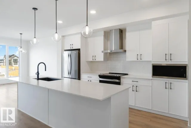 19 REDBUD WY, St. Albert 3