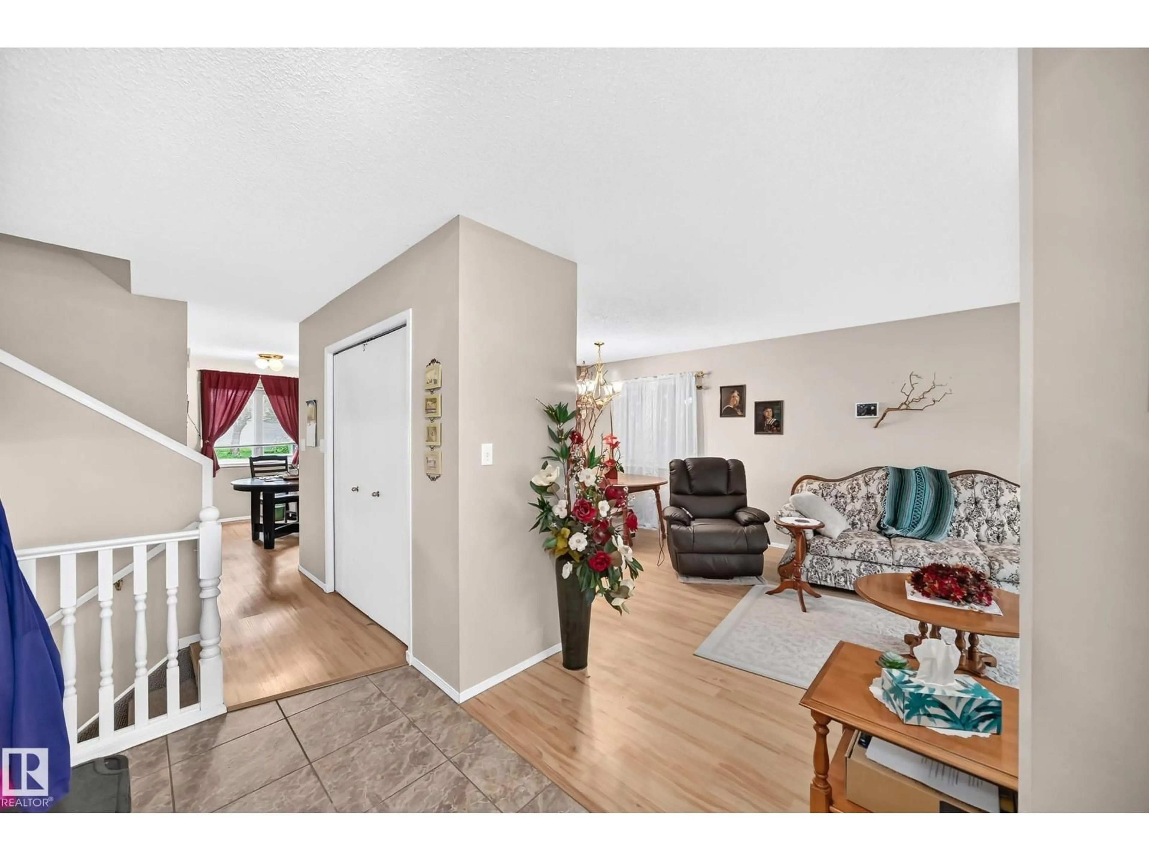 Unknown for 4319 27 ST, Edmonton Alberta T6T1G7