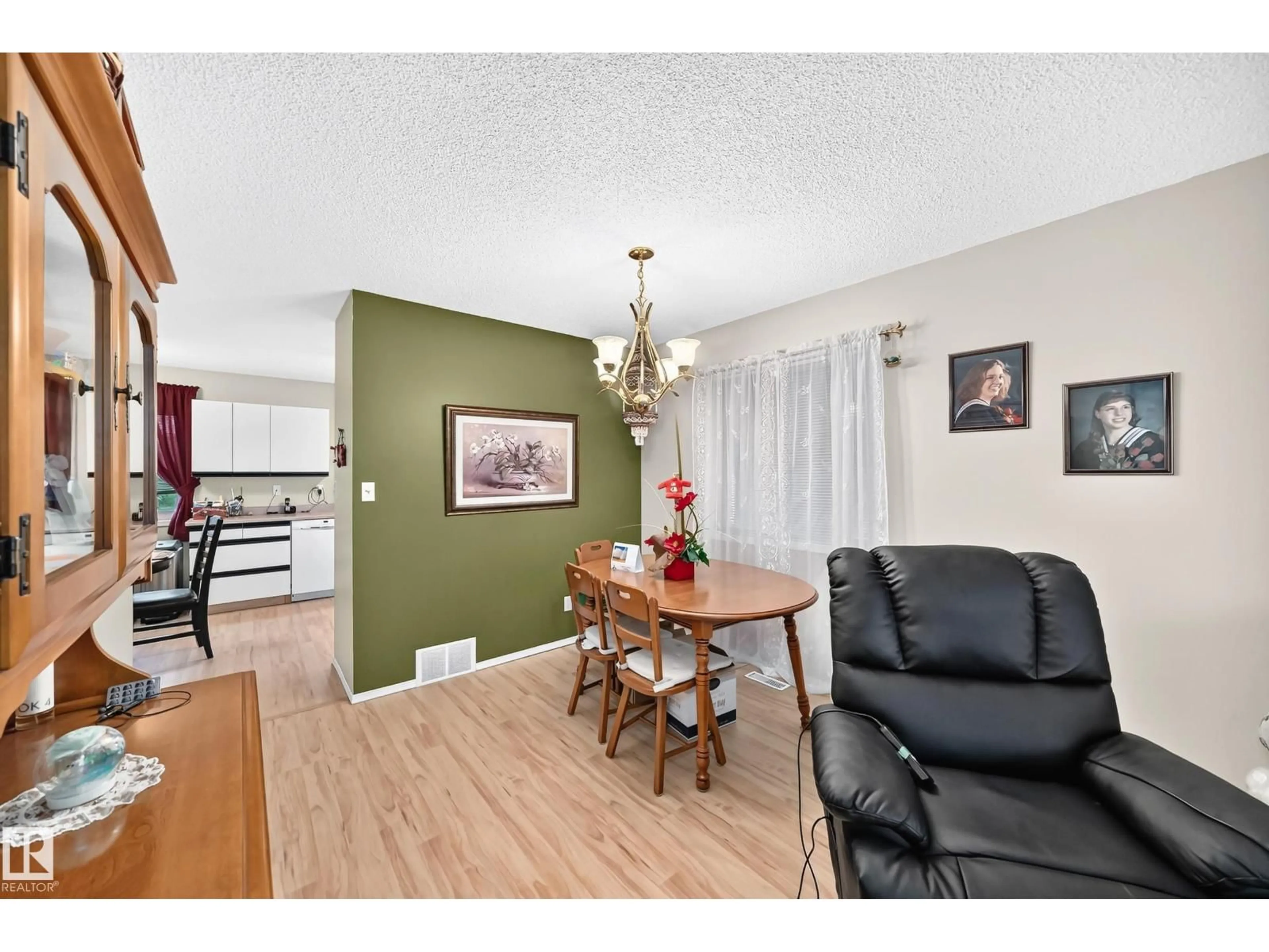 Unknown for 4319 27 ST, Edmonton Alberta T6T1G7
