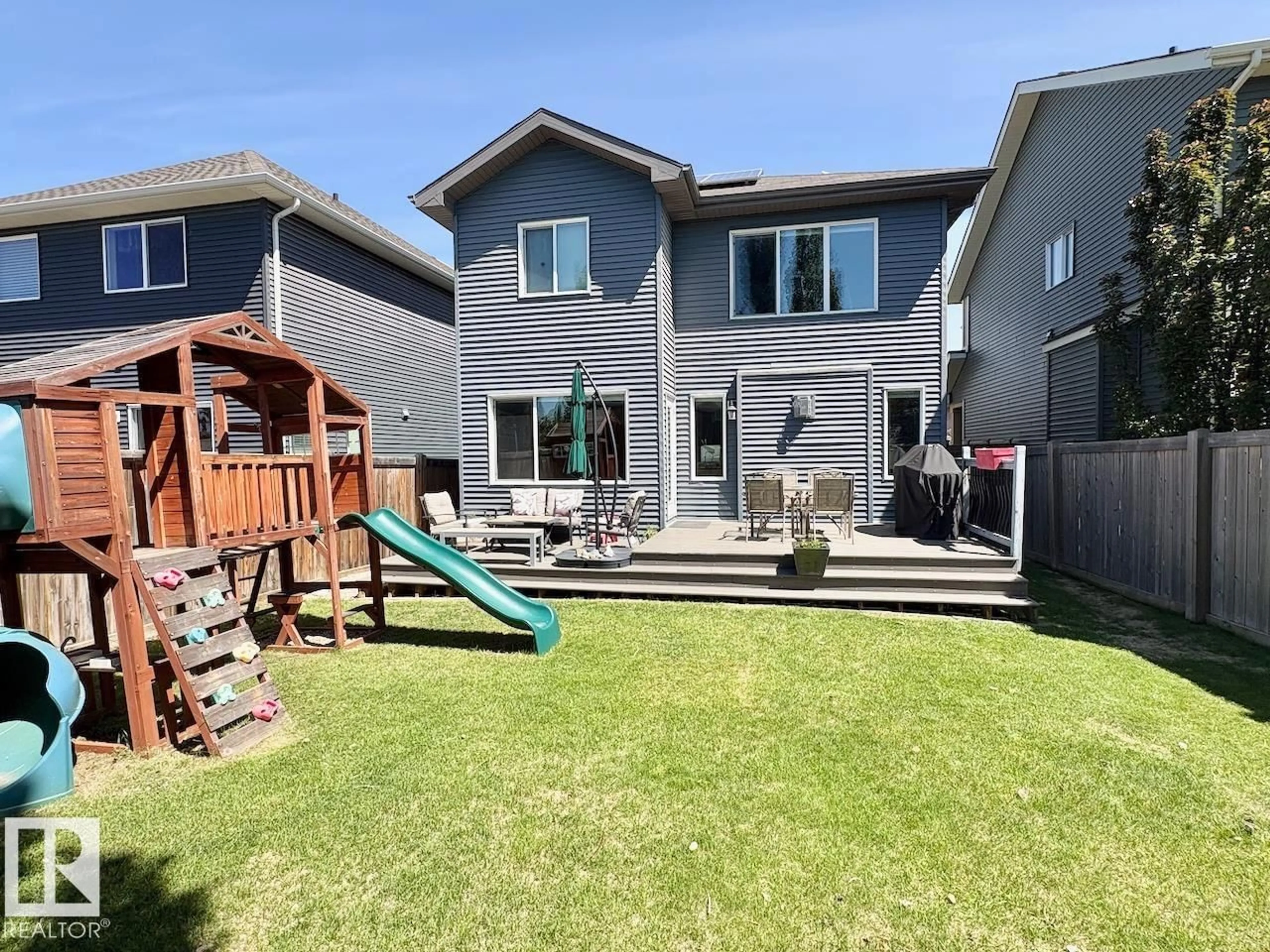 A pic from outside/outdoor area/front of a property/back of a property/a pic from drone, unknown for 4408 CRABAPPLE LANDING LD, Edmonton Alberta T6X0X8