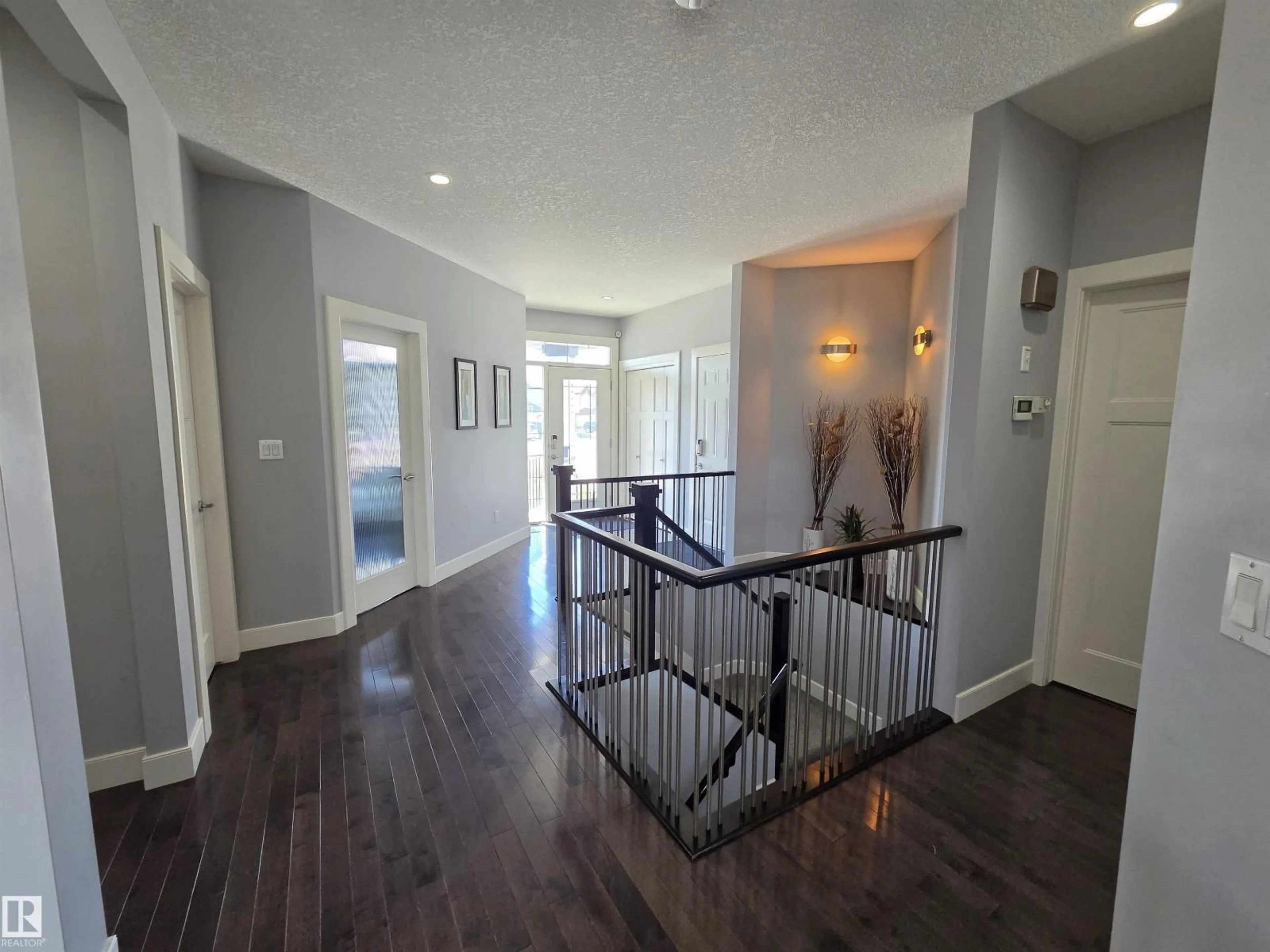 Indoor entryway for 472 FOXTAIL CO, Sherwood Park Alberta T8A3K2