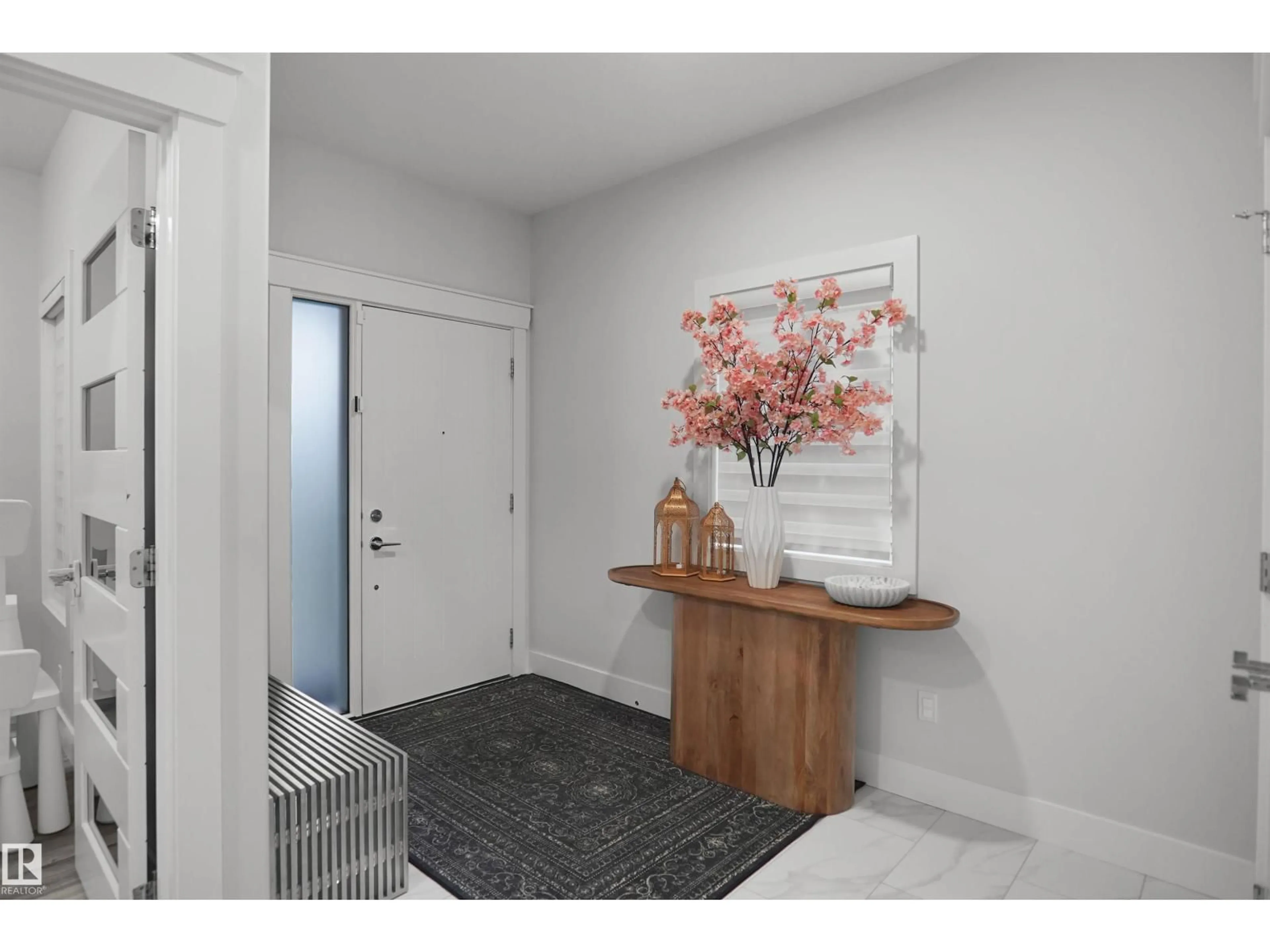 Indoor entryway for 17252 71 ST, Edmonton Alberta T5Z0M9