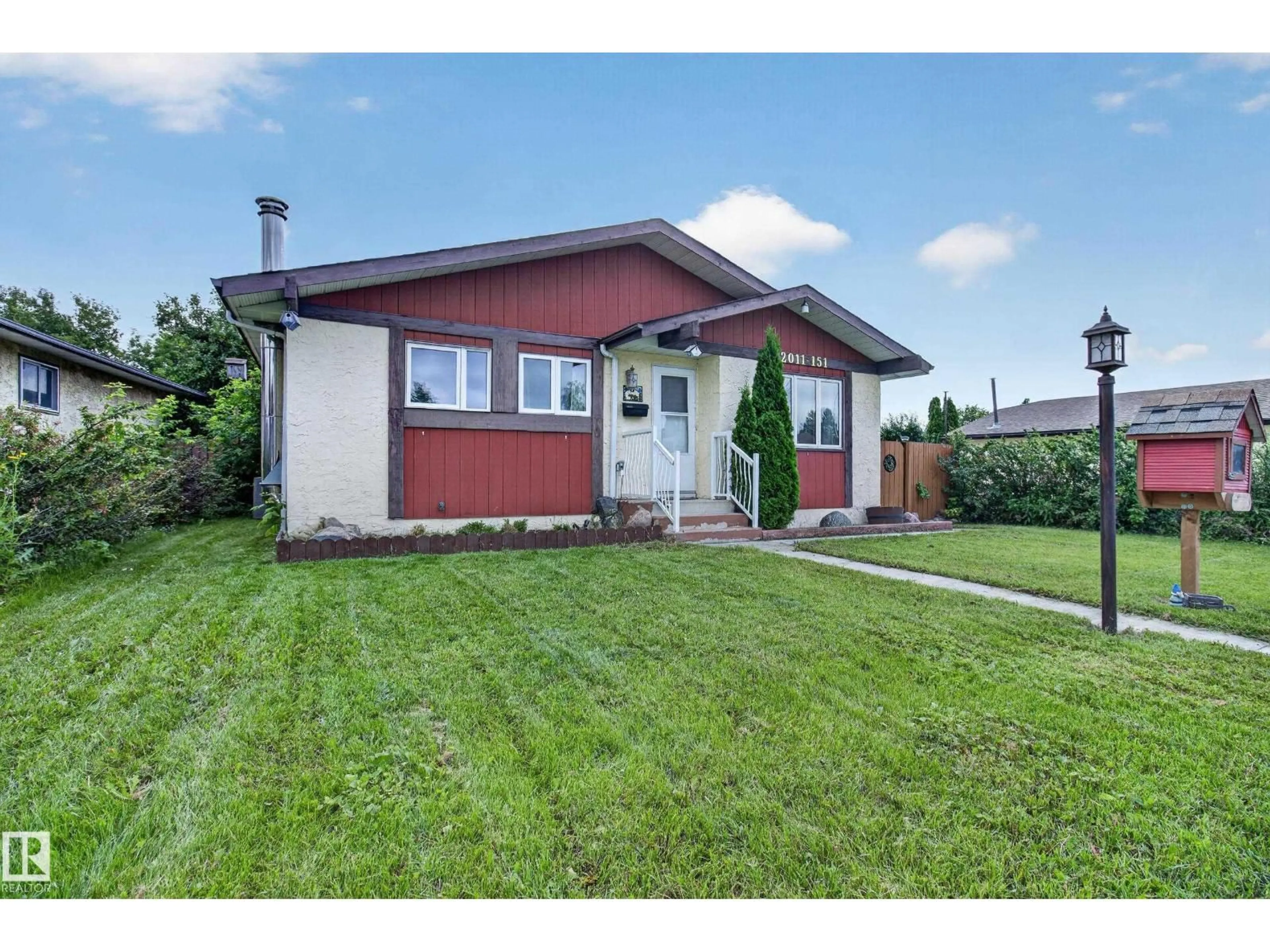 Unknown for 2011 151 AV, Edmonton Alberta T5Y1W1