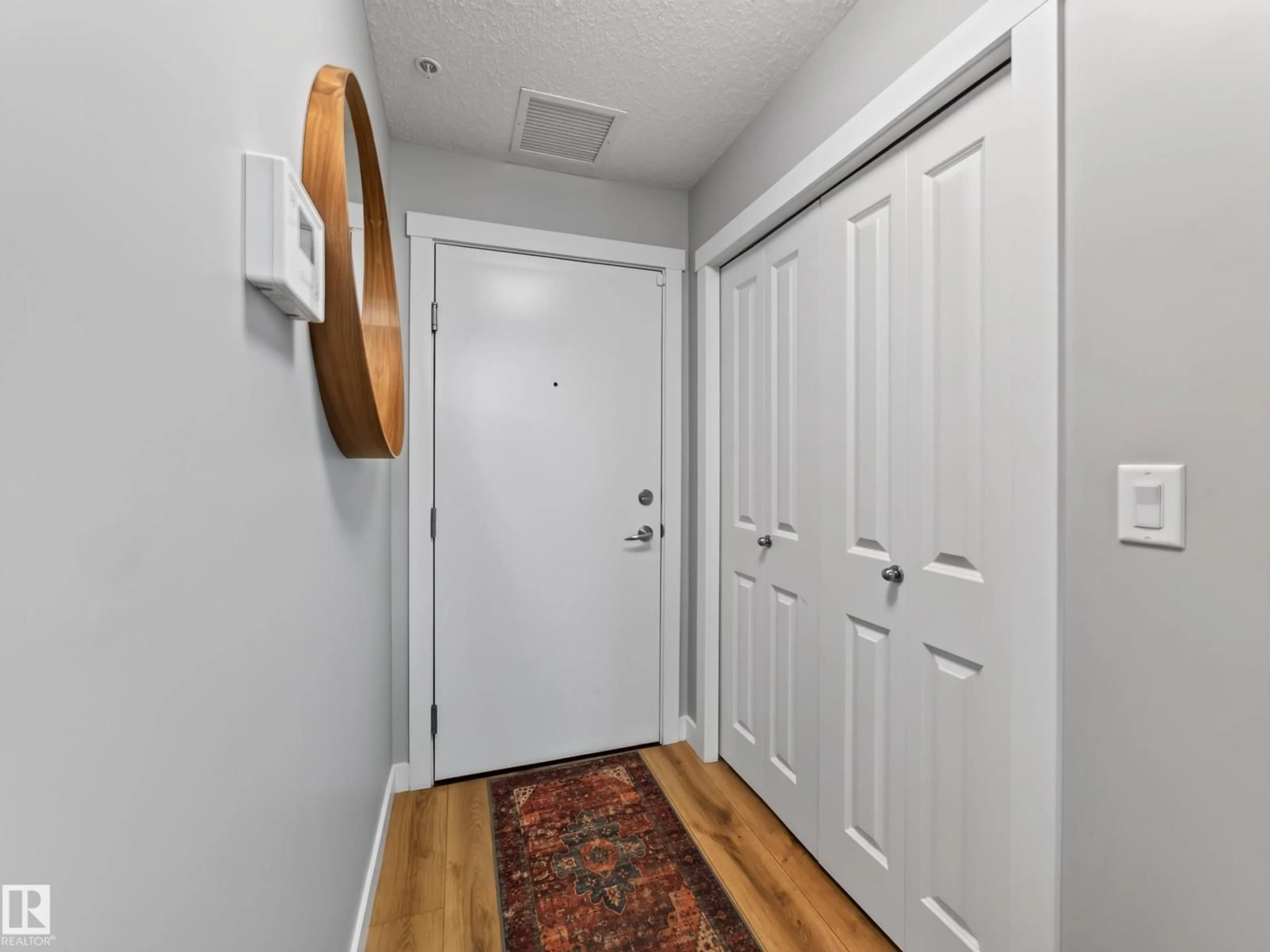 Indoor entryway for 121 - 3670 139 AV NW, Edmonton Alberta T6Y3N5