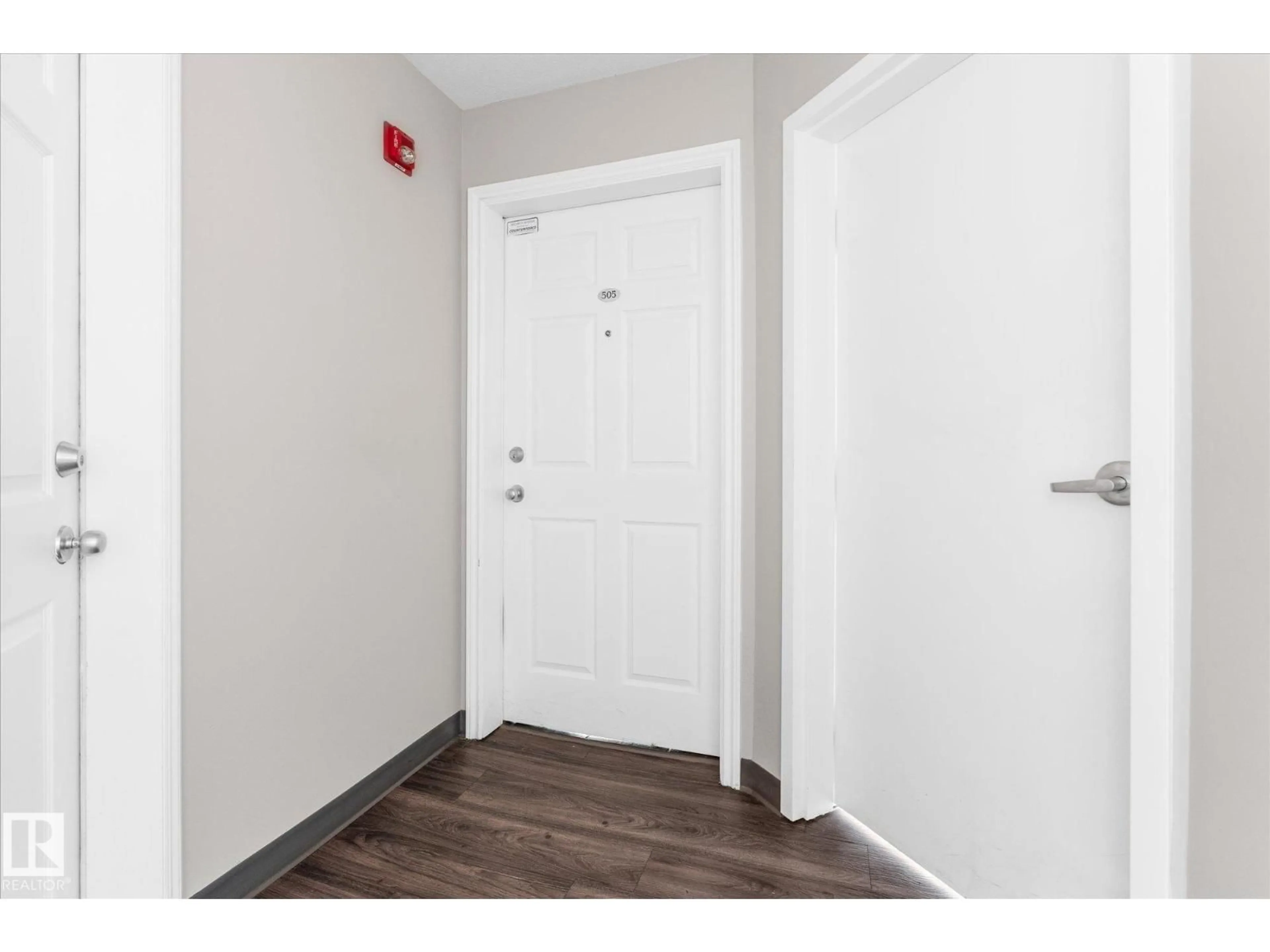 Indoor entryway for 505 - 10346 117 ST NW, Edmonton Alberta T5K2Y7