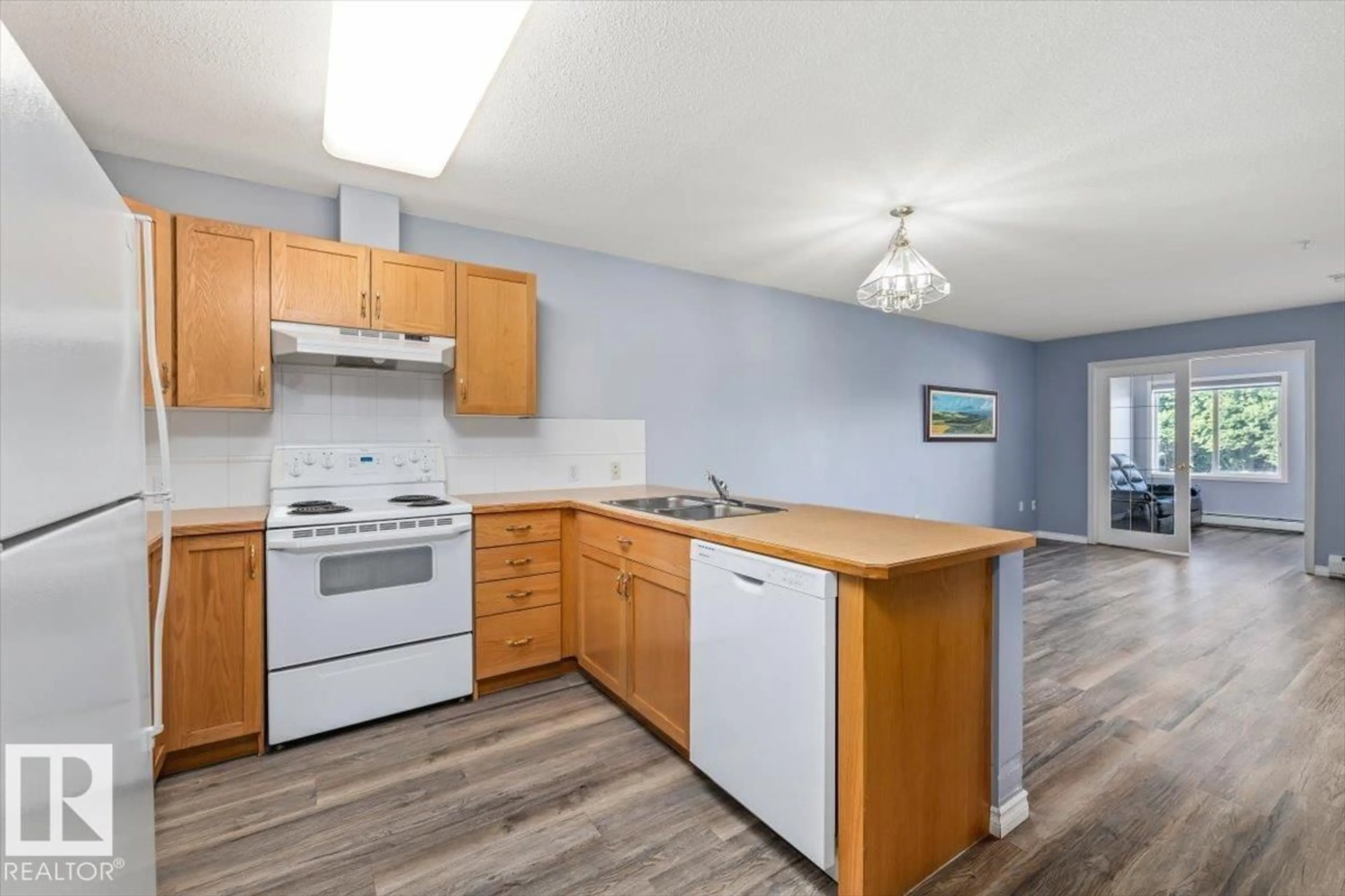 Standard kitchen, wood/laminate floor for 78 - 224 MCKENNEY AVENUE, St. Albert Alberta T8N1L9