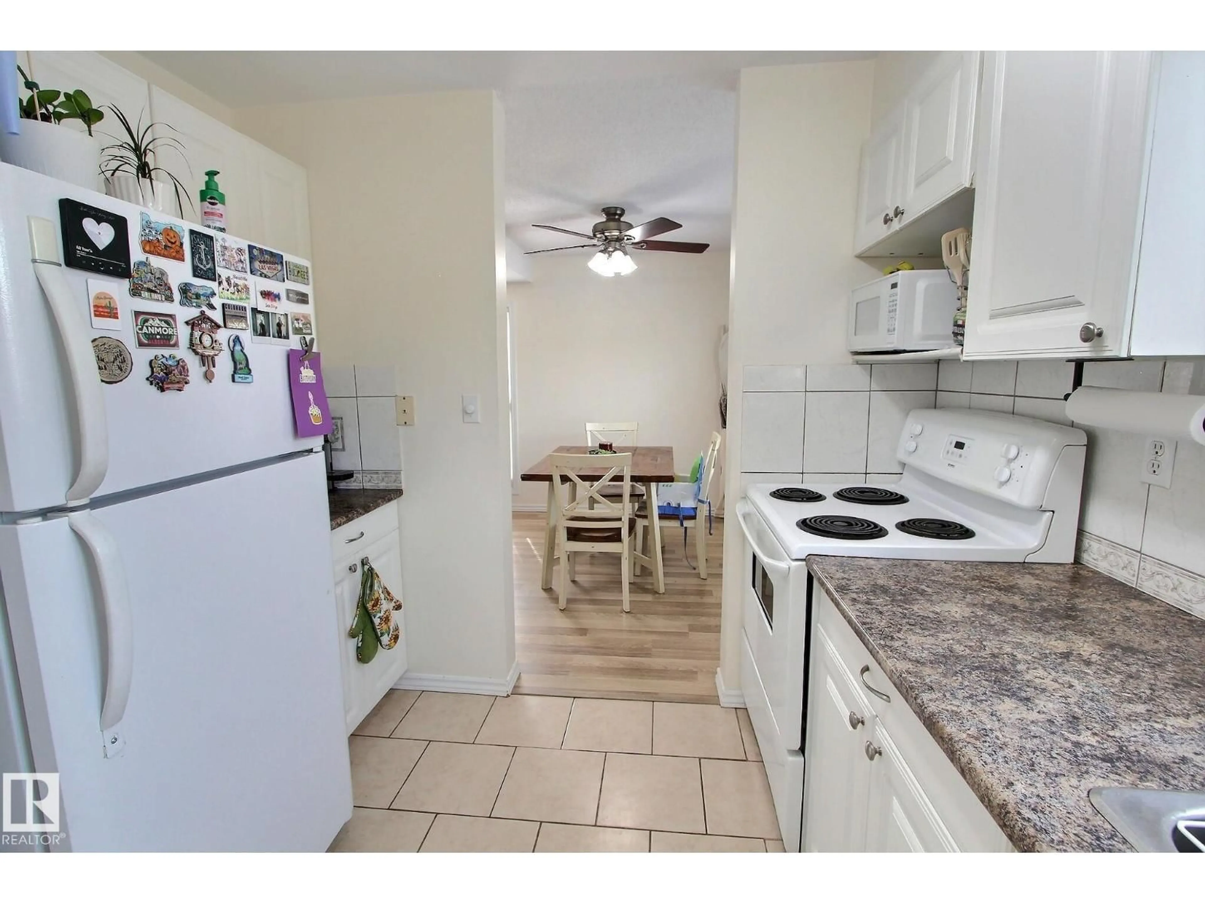 Standard kitchen, unknown for NW - 17004 100 ST, Edmonton Alberta T5X5E1