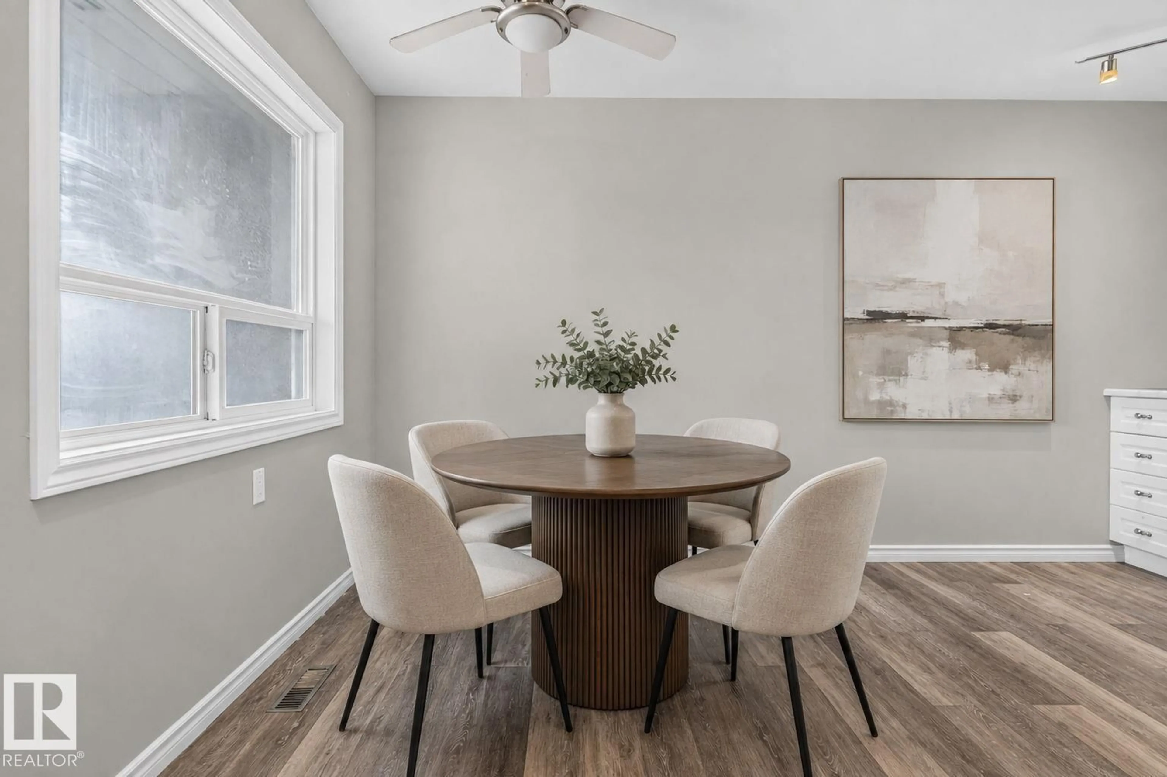 Dining room, wood/laminate floor for NW - 17775 95 ST, Edmonton Alberta T5Z2E3